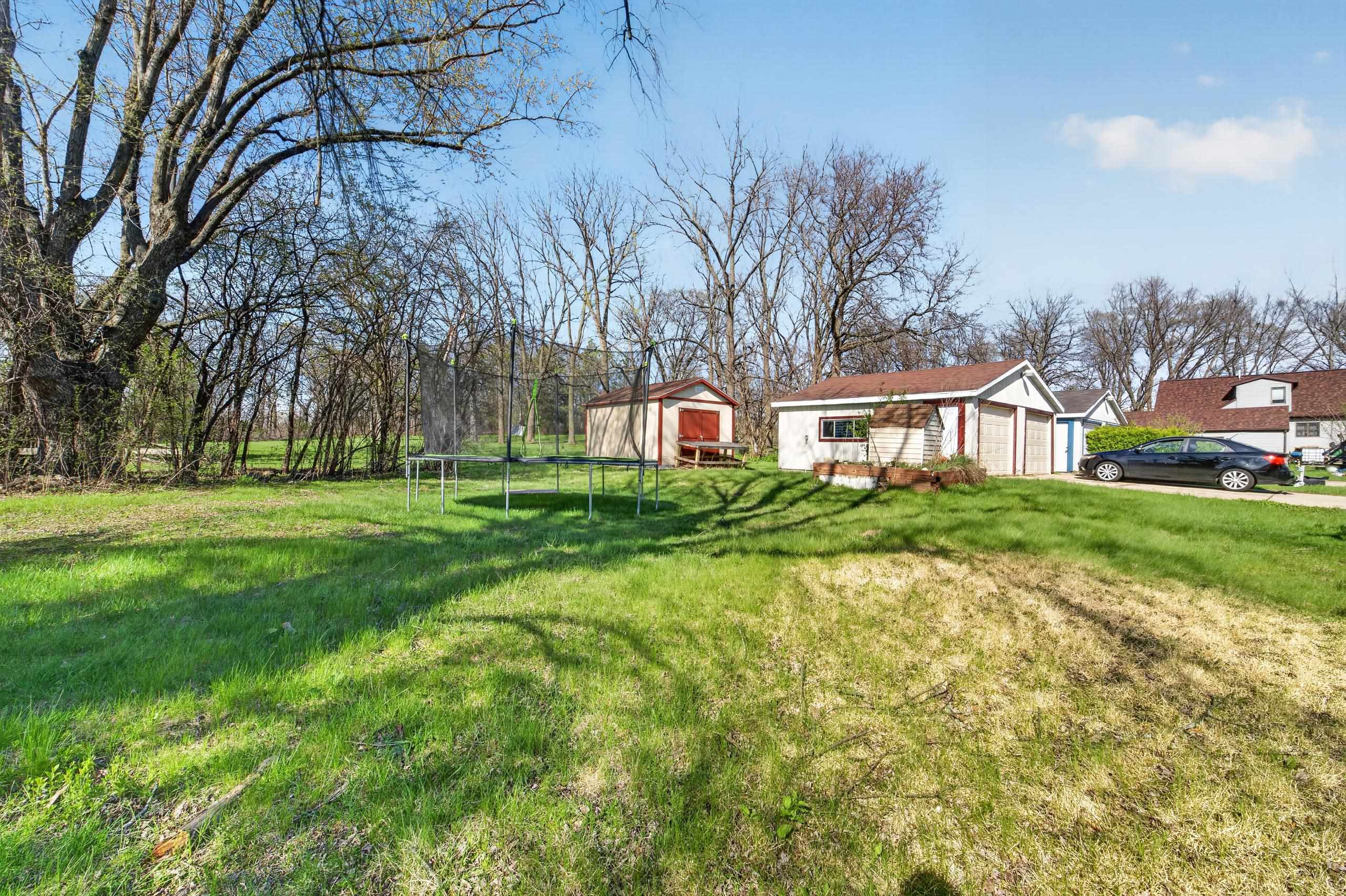 4002-4004 Bruns Avenue