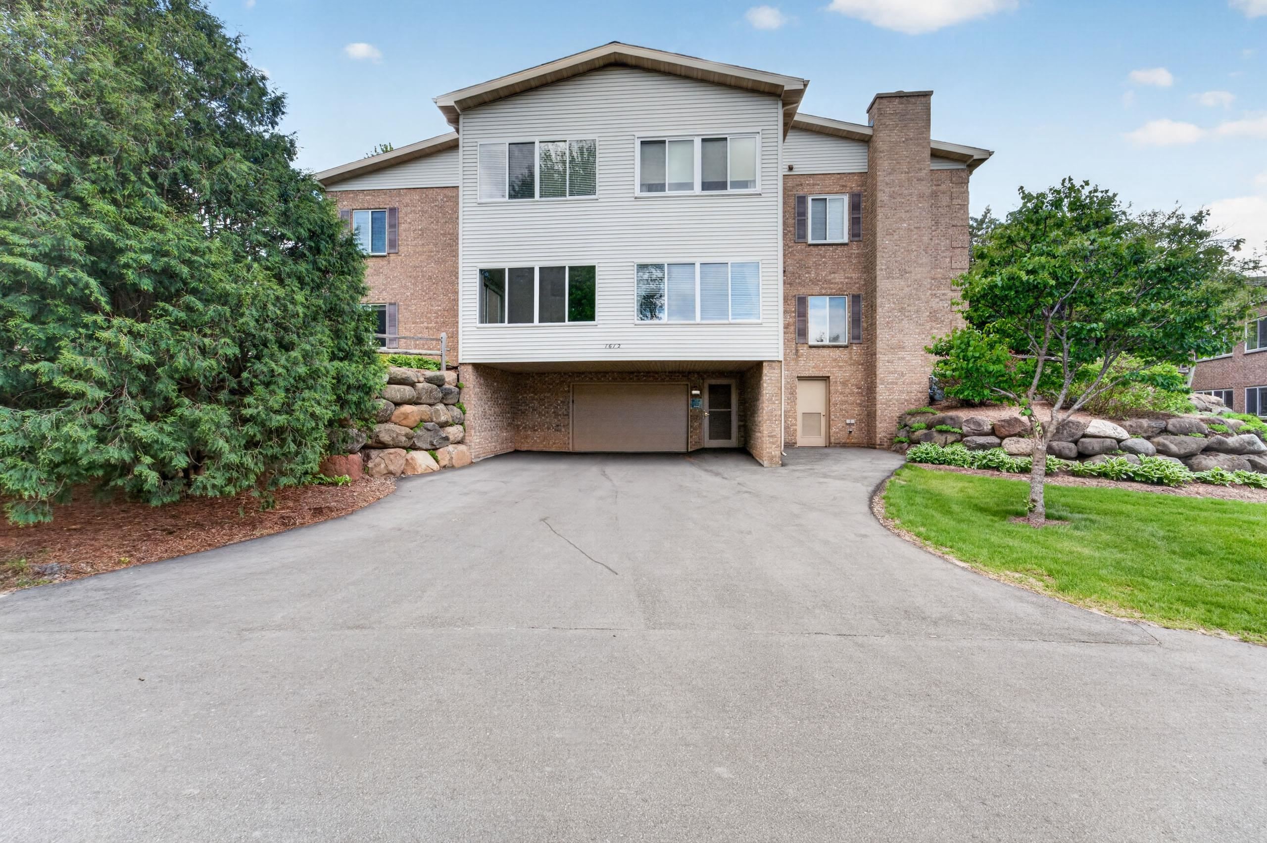 1612 S Golf Glen D