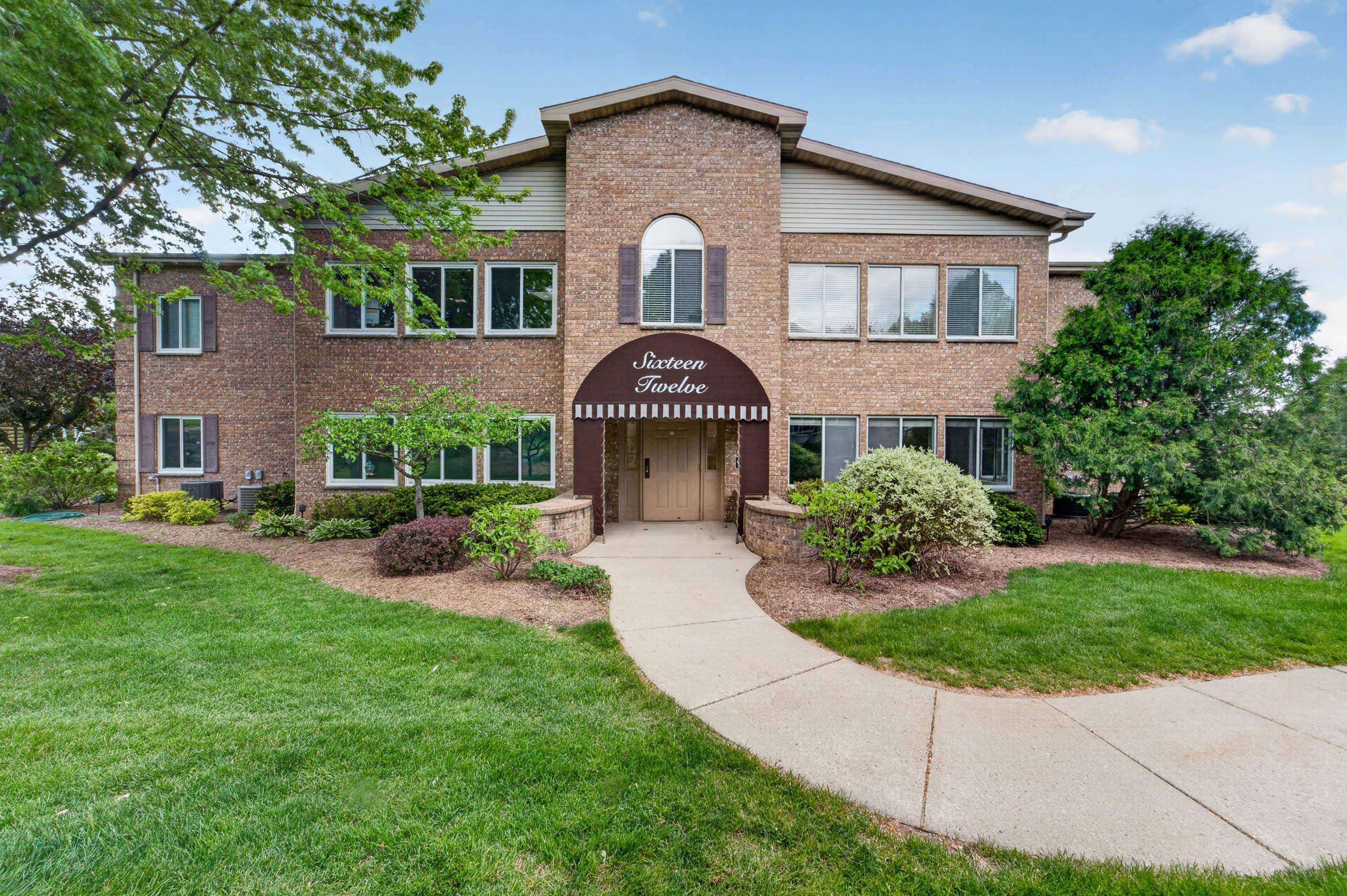 1612 S Golf Glen D
