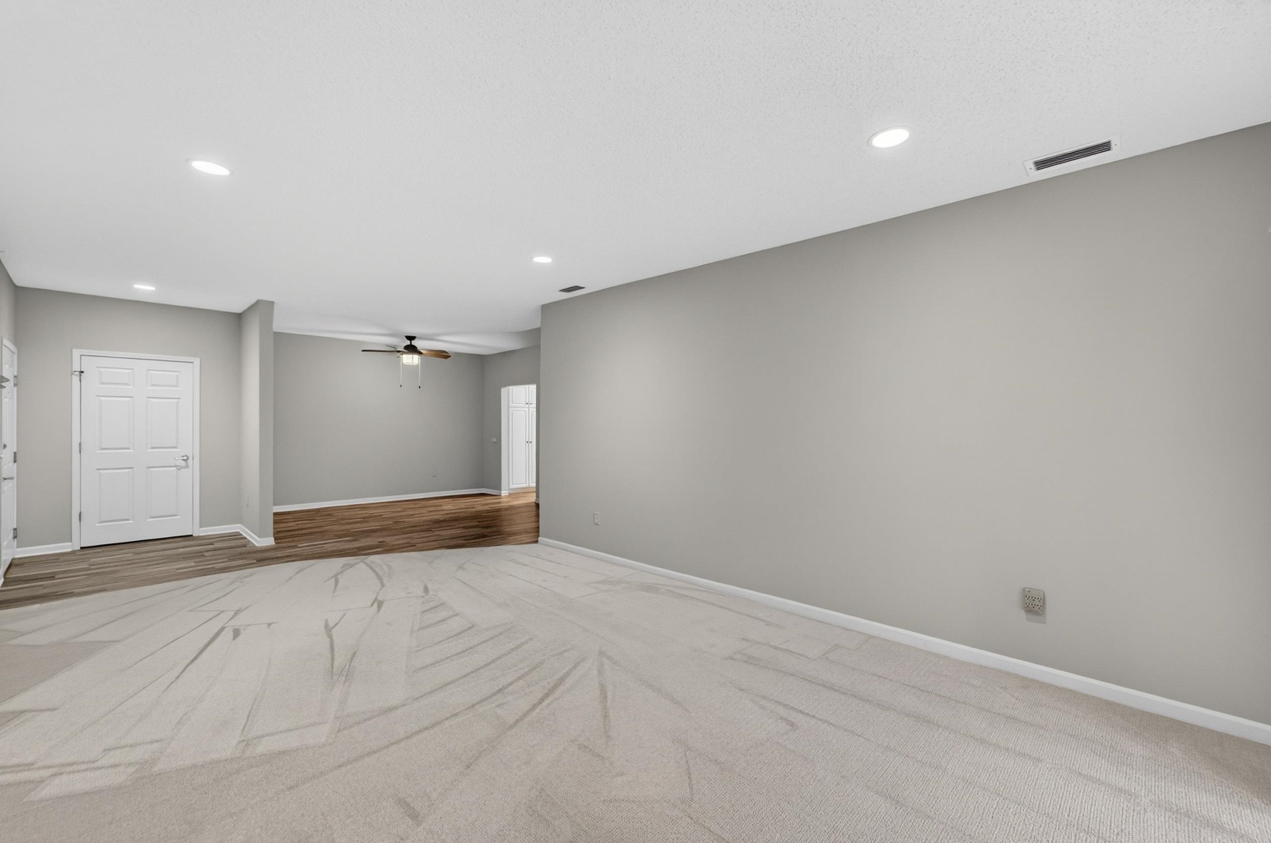 1612 S Golf Glen D