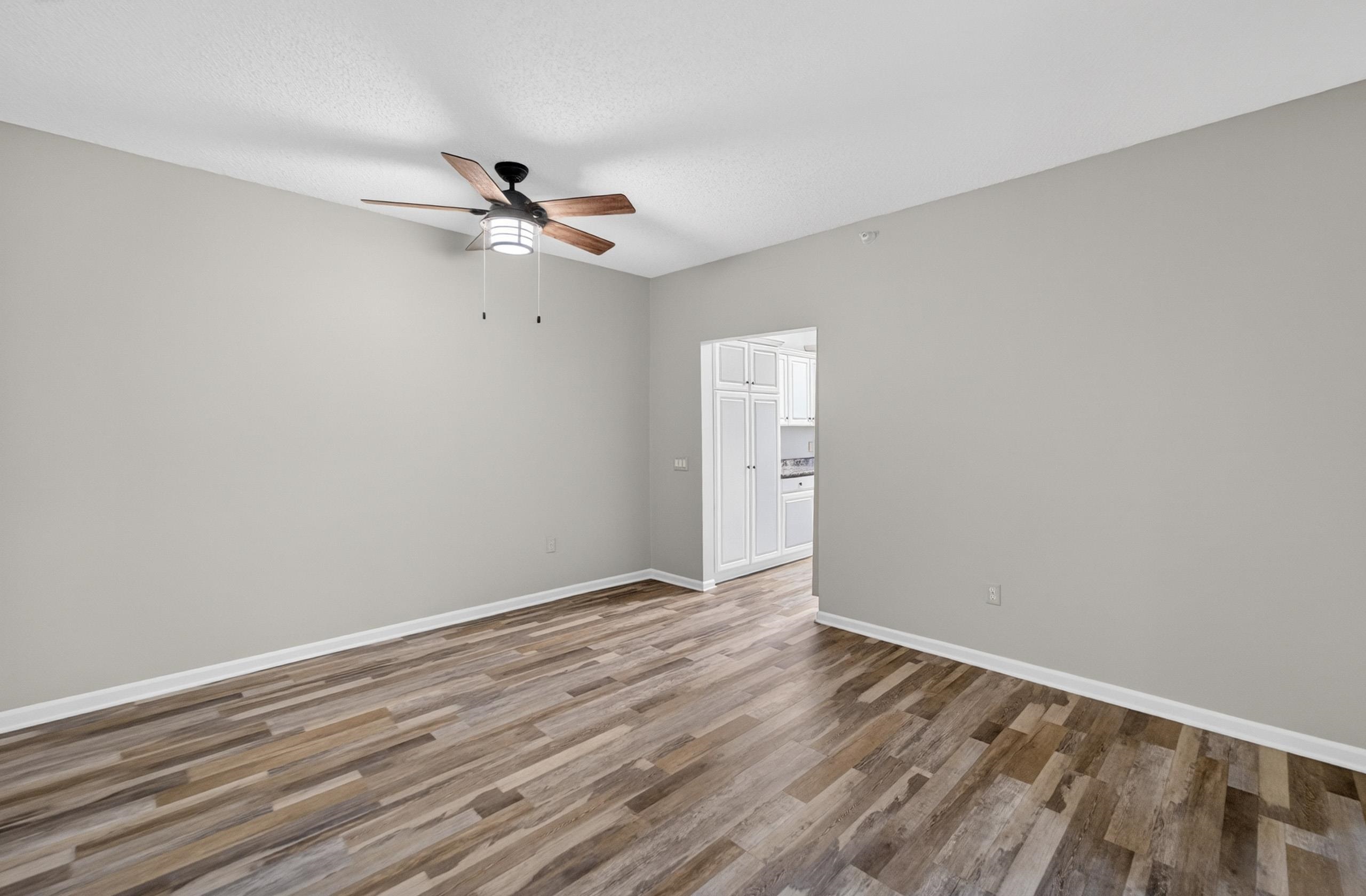 1612 S Golf Glen D