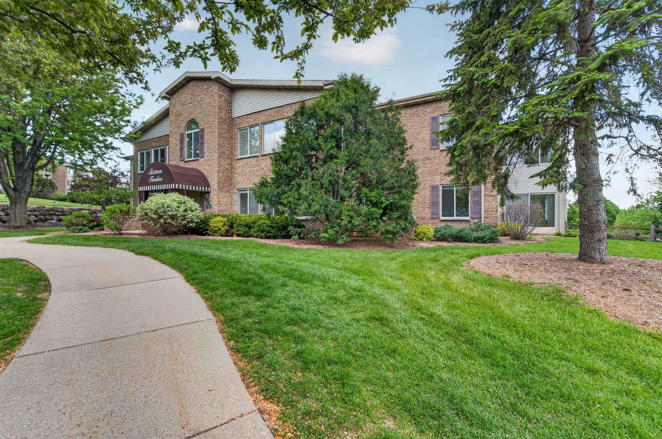 1612 S Golf Glen D