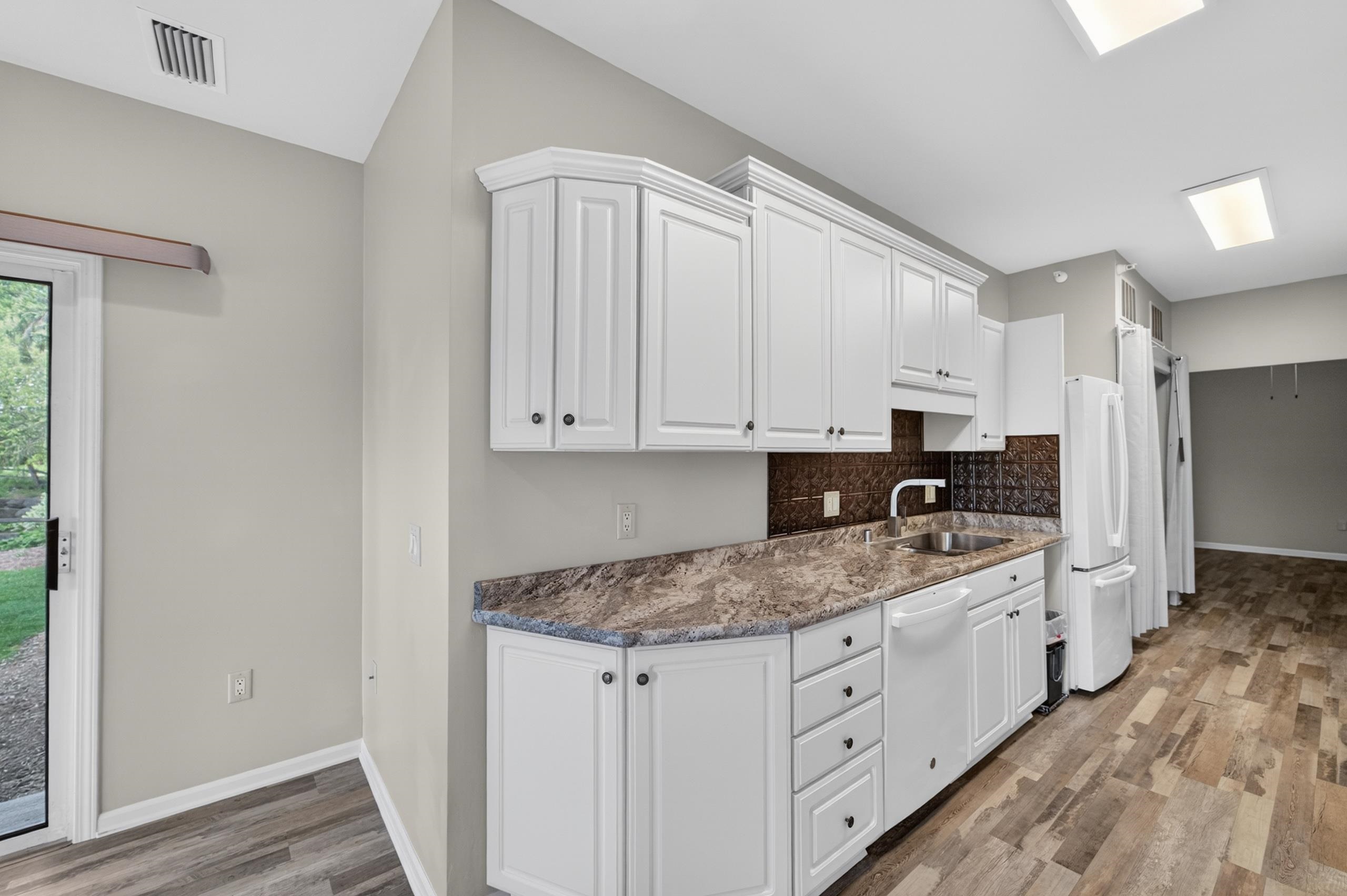 1612 S Golf Glen D