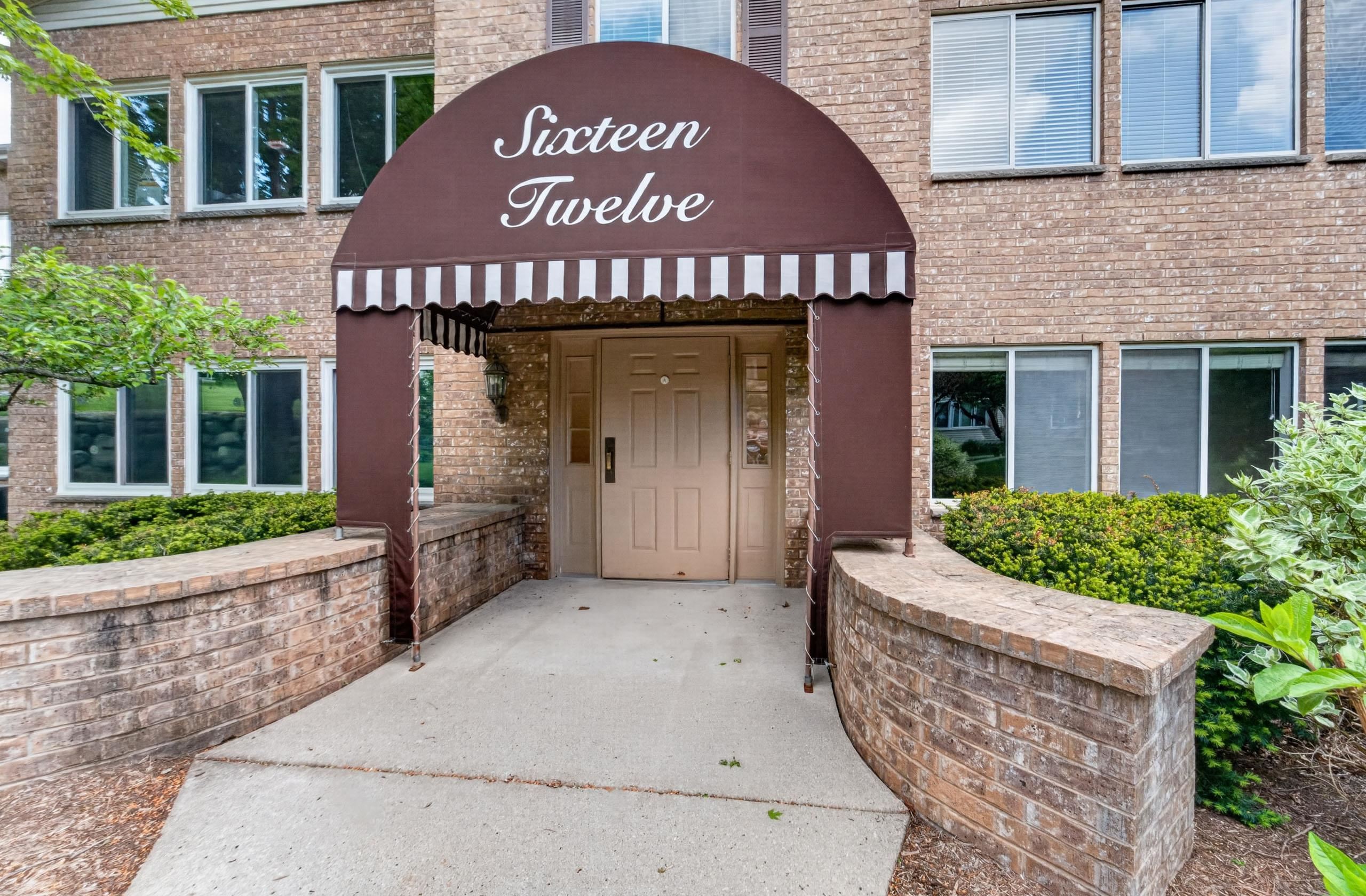 1612 S Golf Glen D