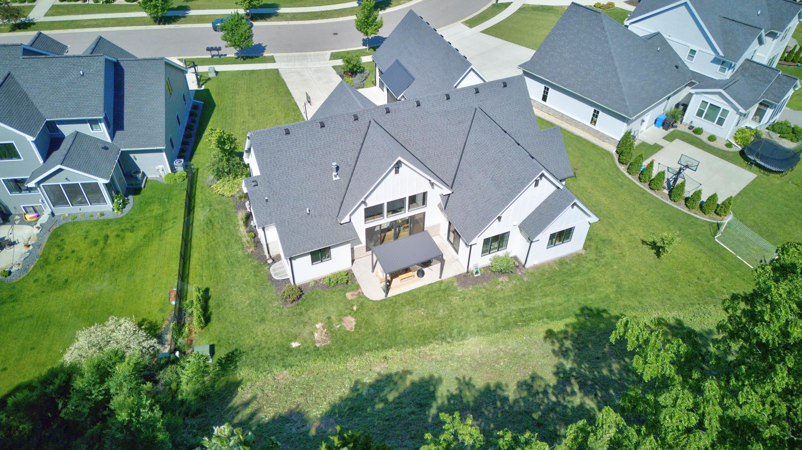 2412 Kilarney Way