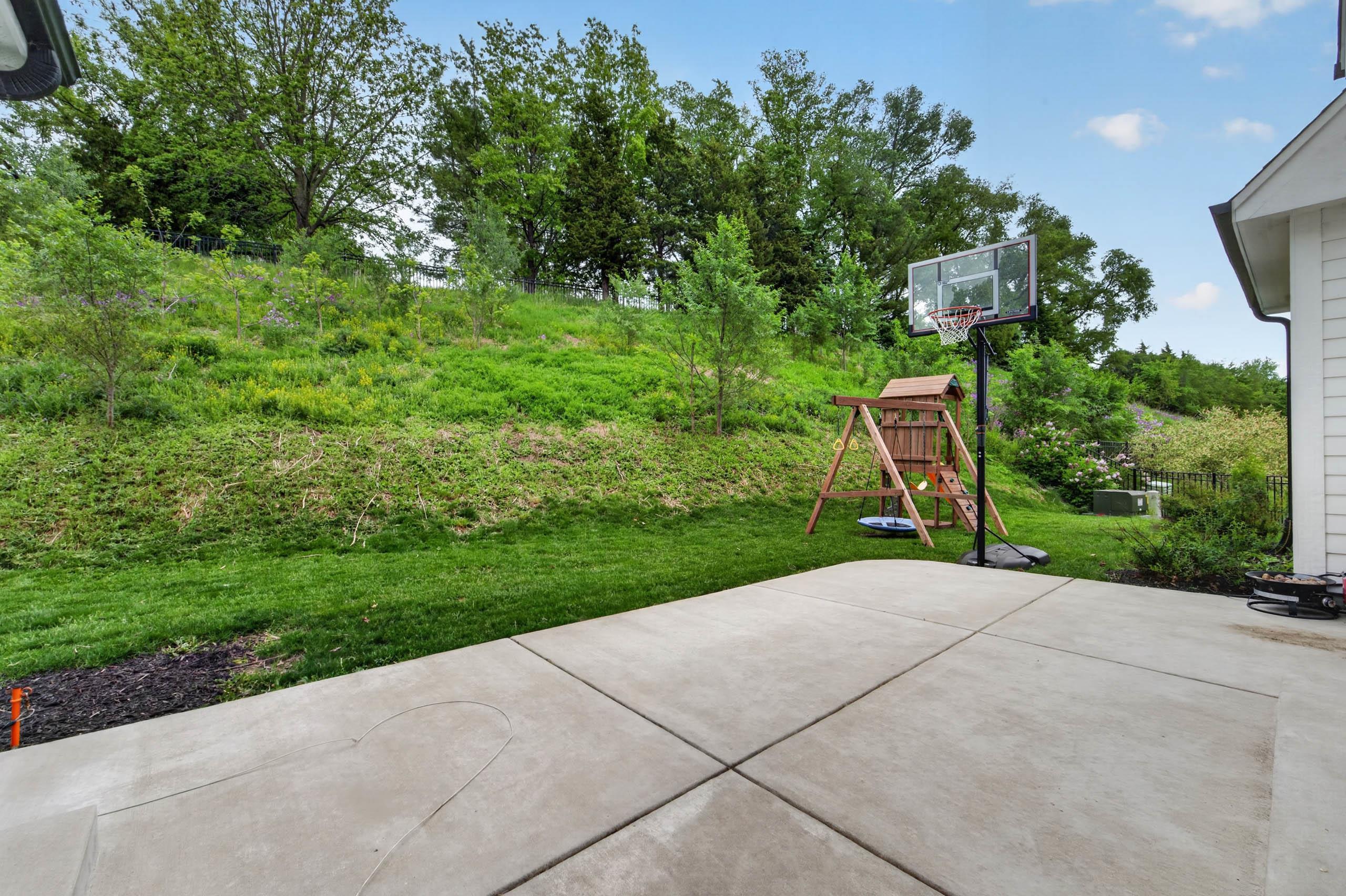 2412 Kilarney Way