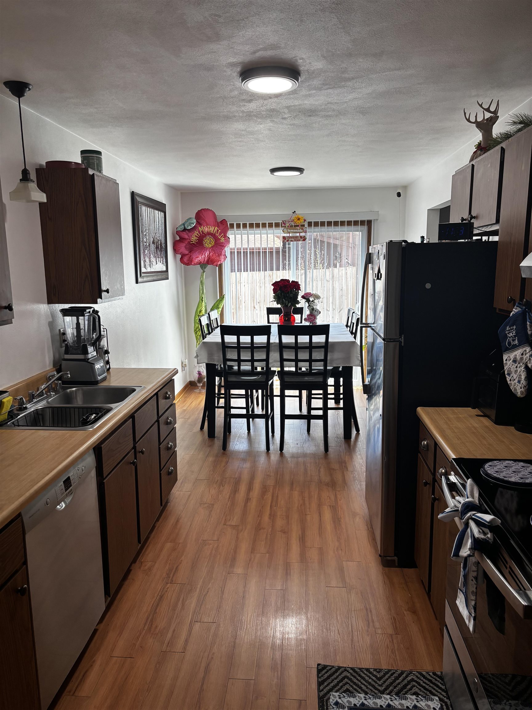 1102-1104 Sausalito Drive