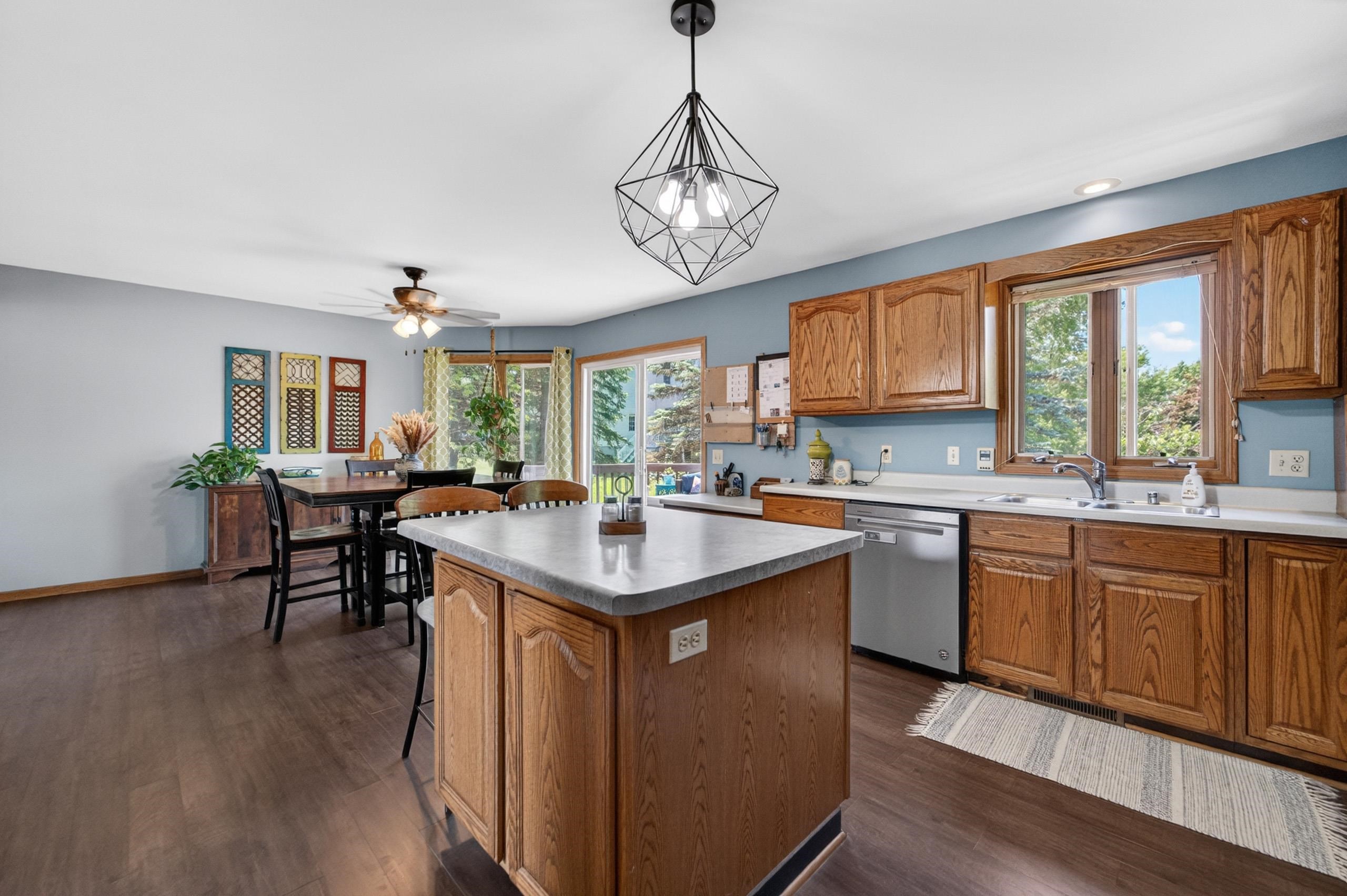7129 Dorf View Court