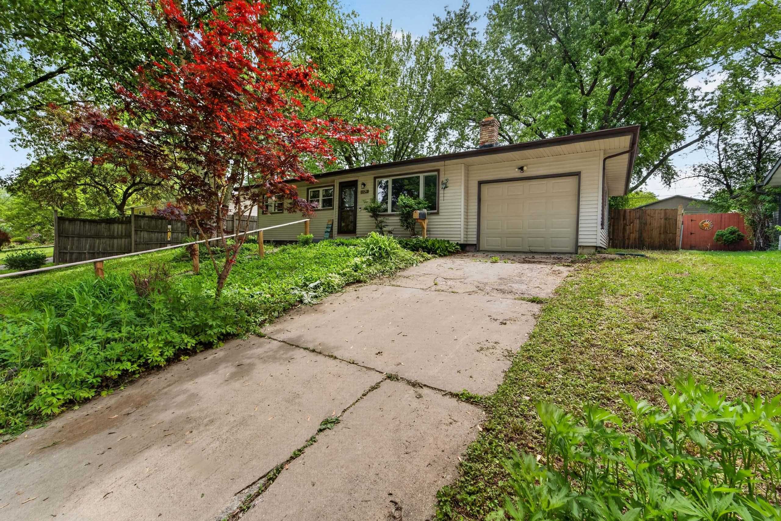 1121 Debra Lane