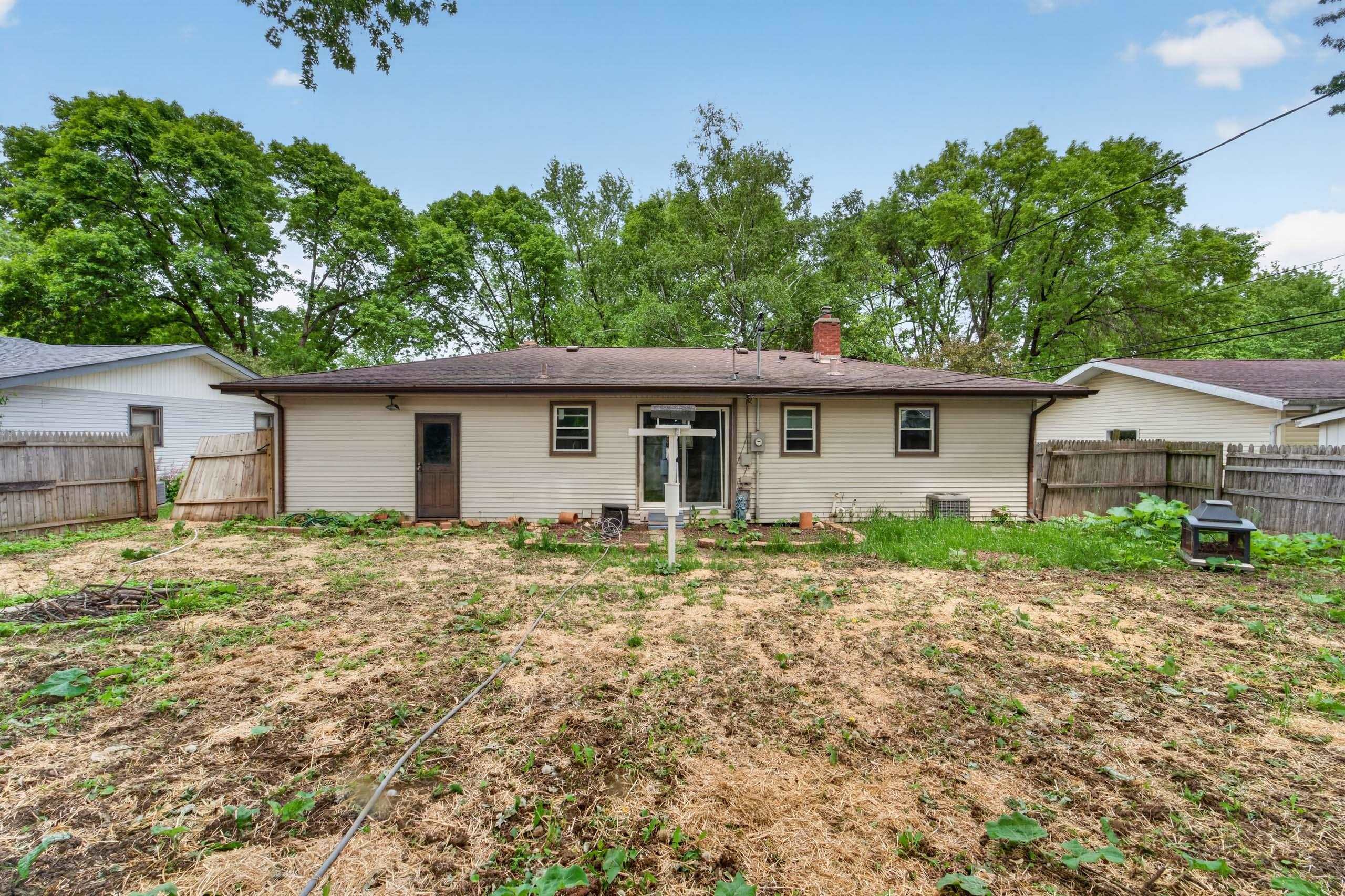 1121 Debra Lane