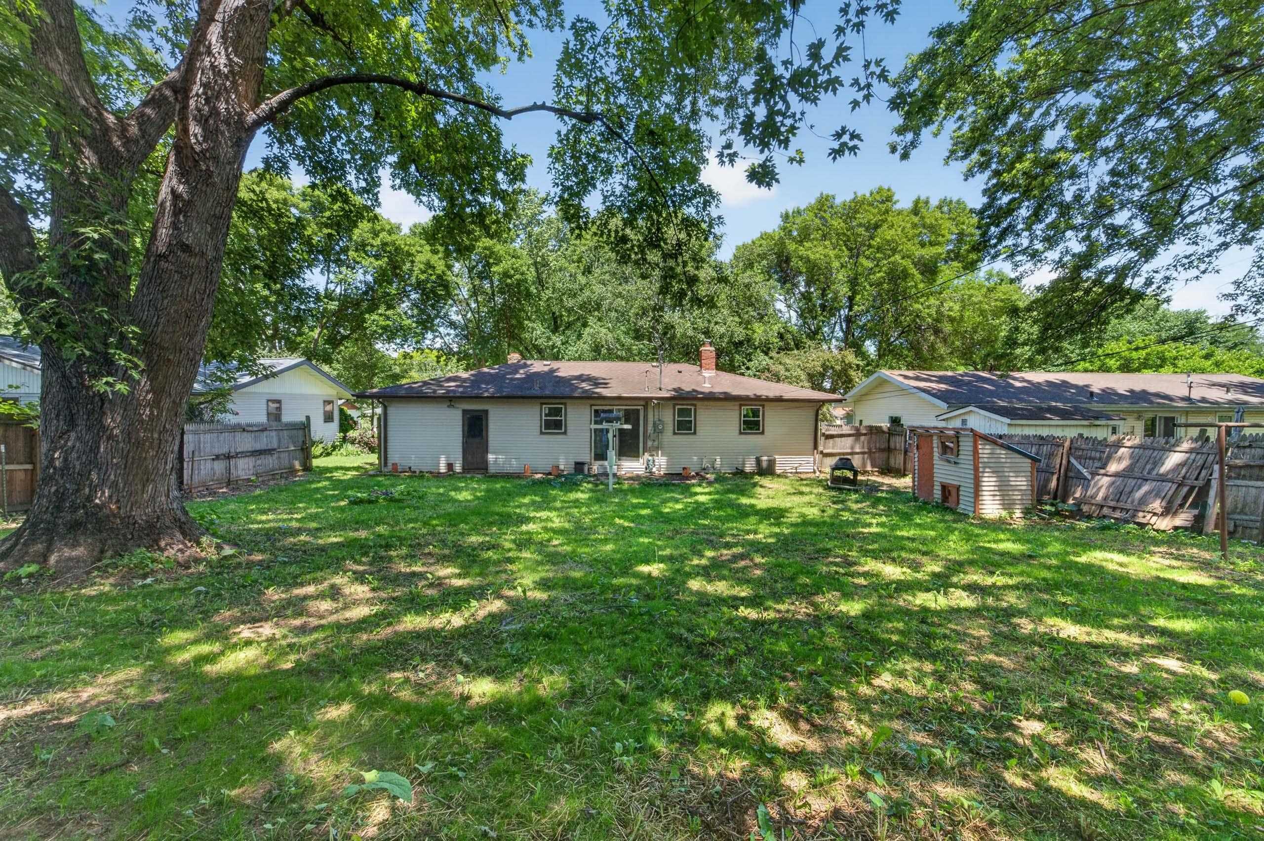 1121 Debra Lane