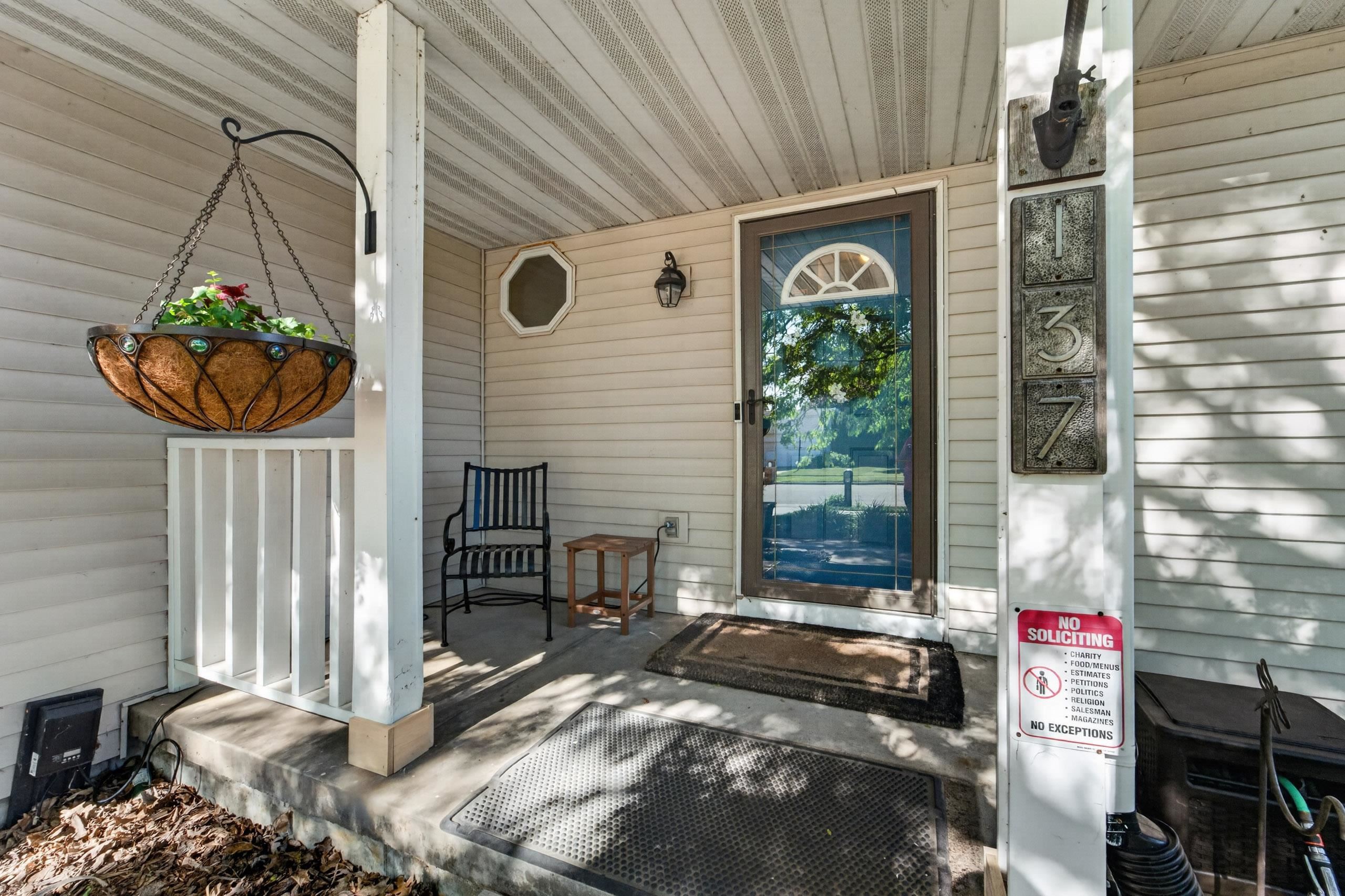 137 Lynne Trail