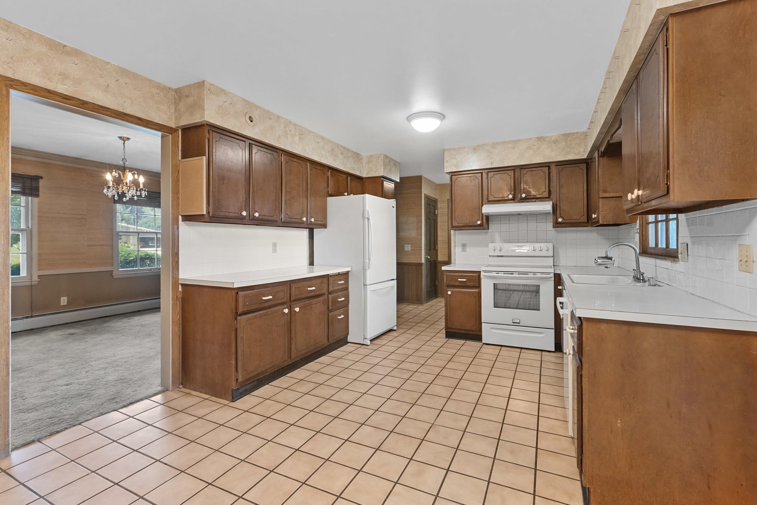 2403 Maywood Circle