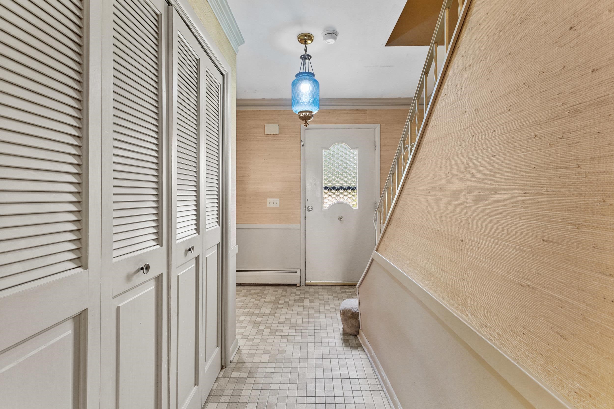 2403 Maywood Circle