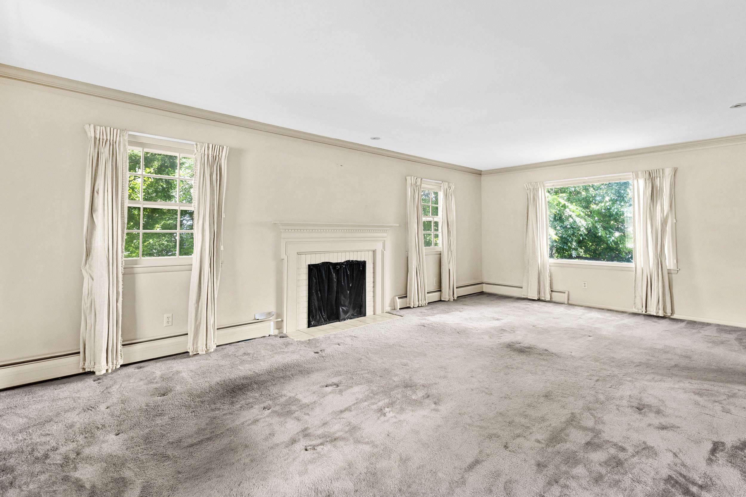 2403 Maywood Circle