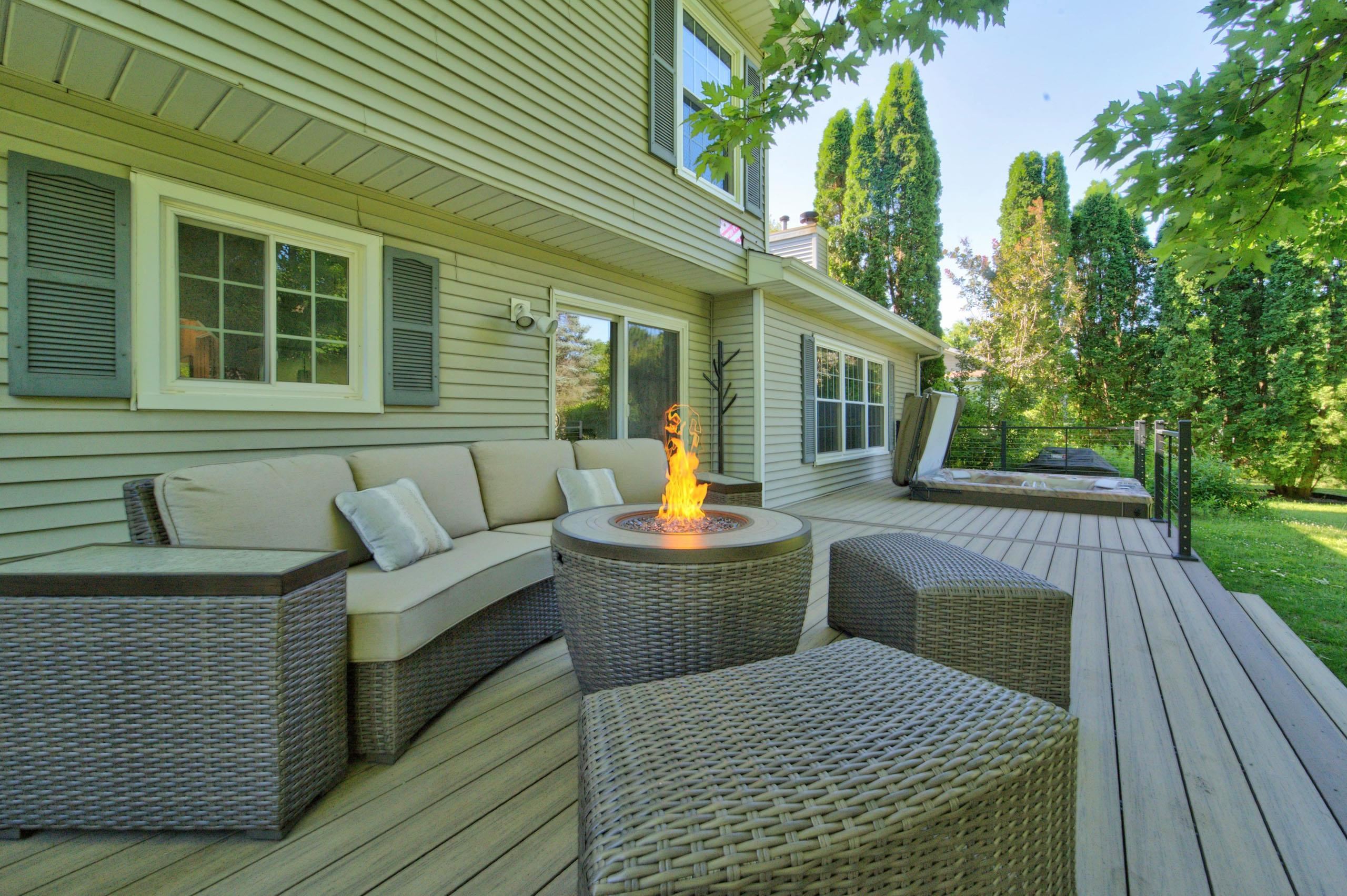 8 Darien Circle