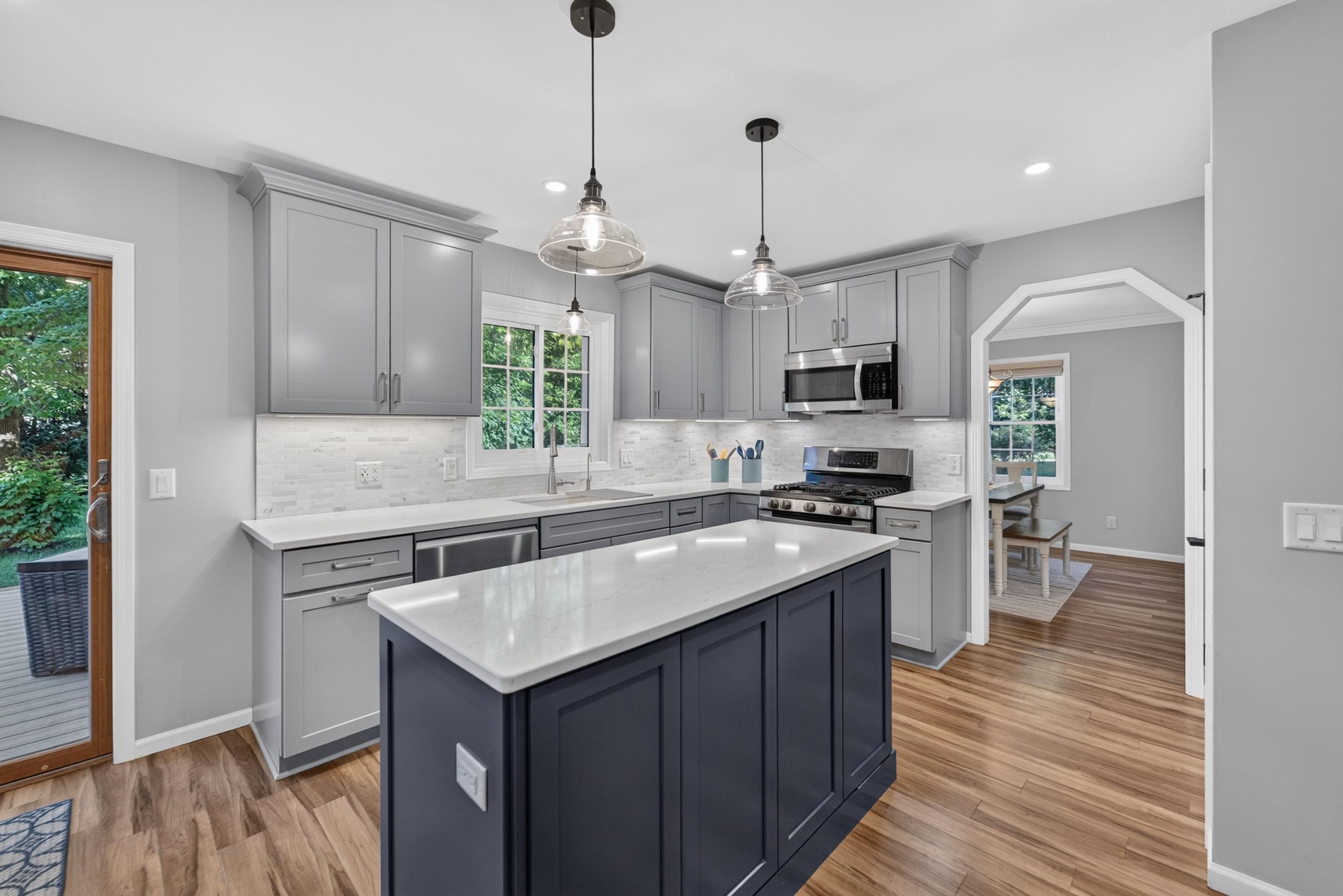 8 Darien Circle