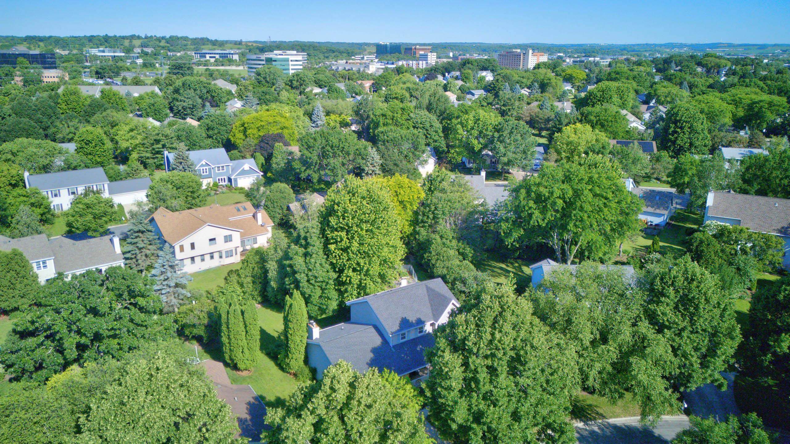 8 Darien Circle