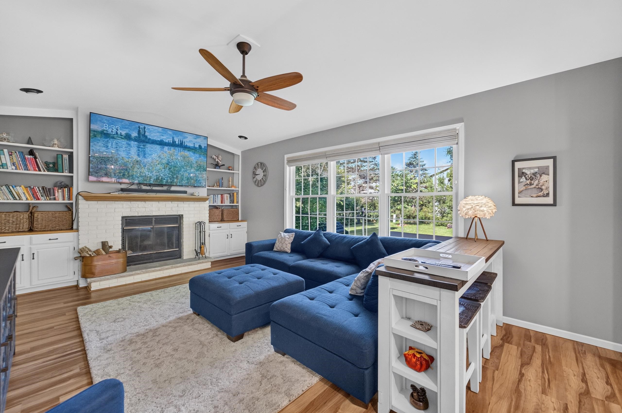 8 Darien Circle