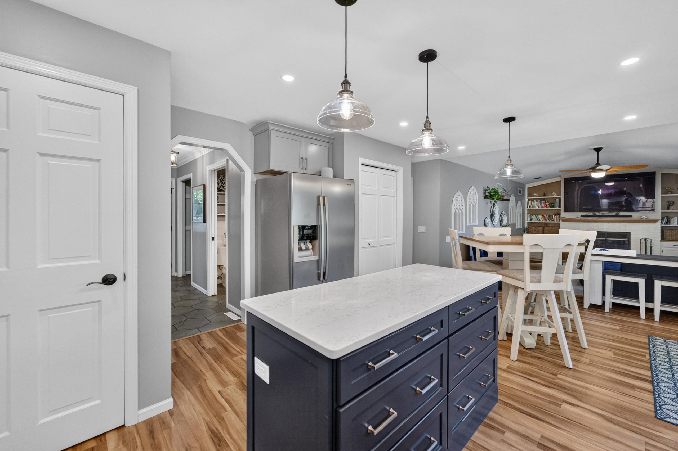 8 Darien Circle