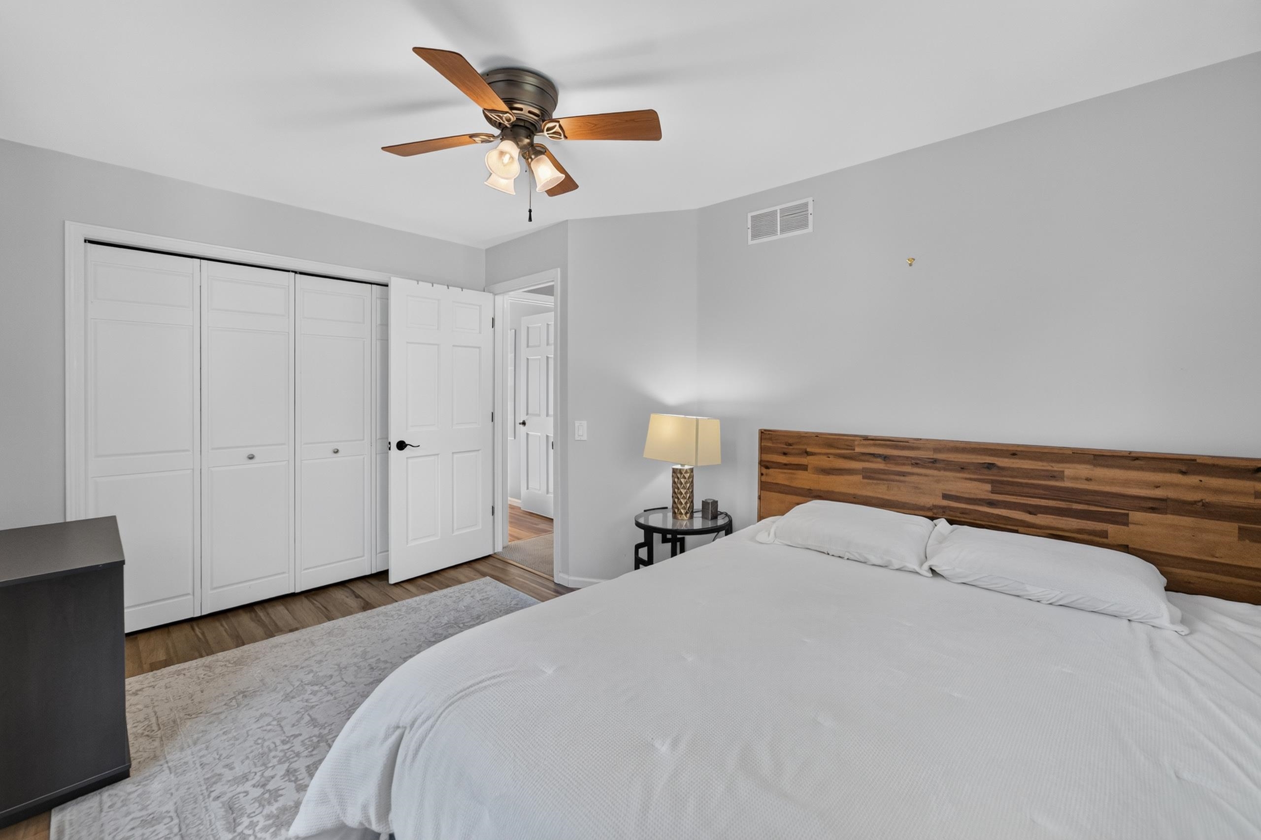 8 Darien Circle