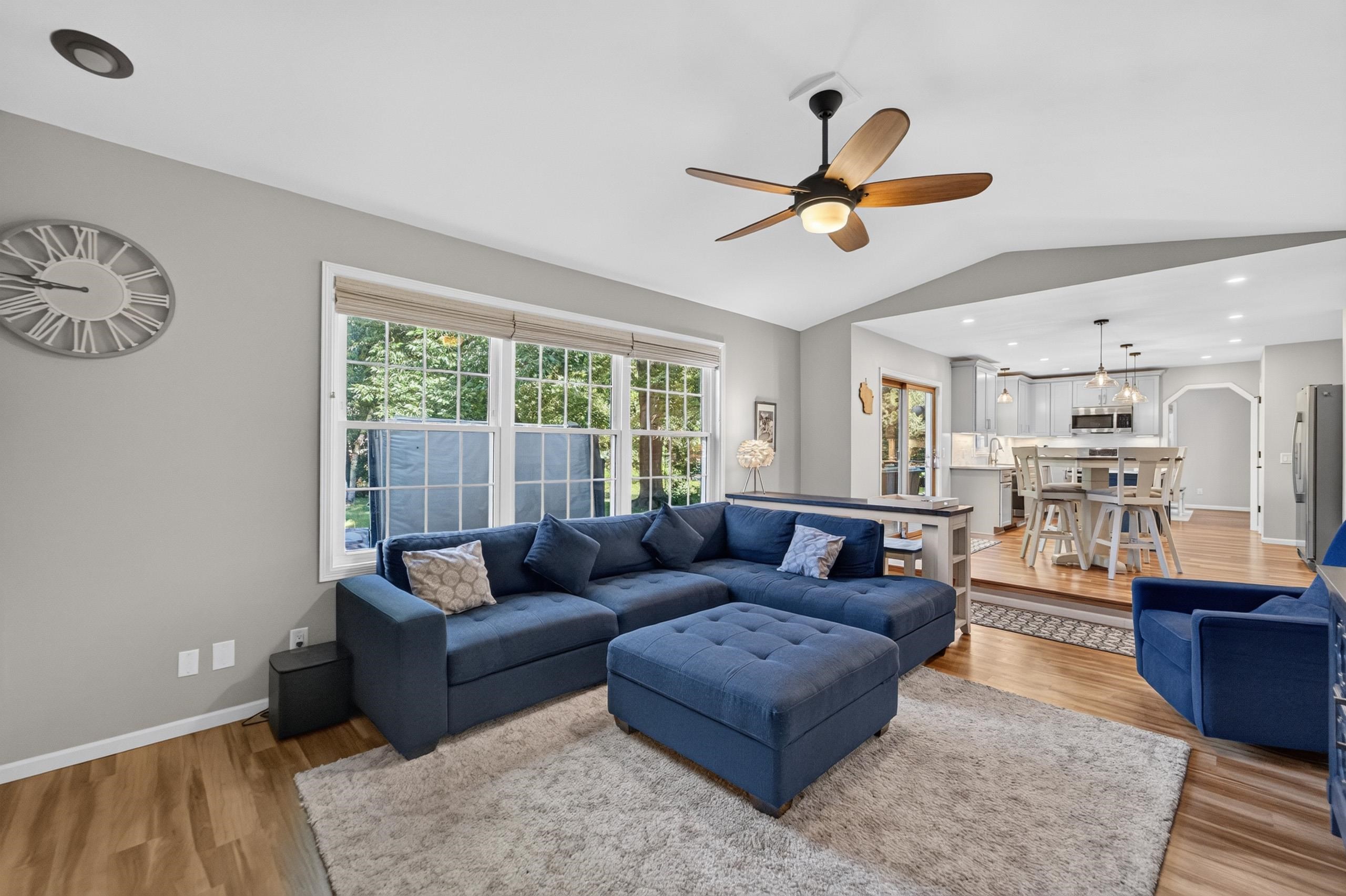 8 Darien Circle
