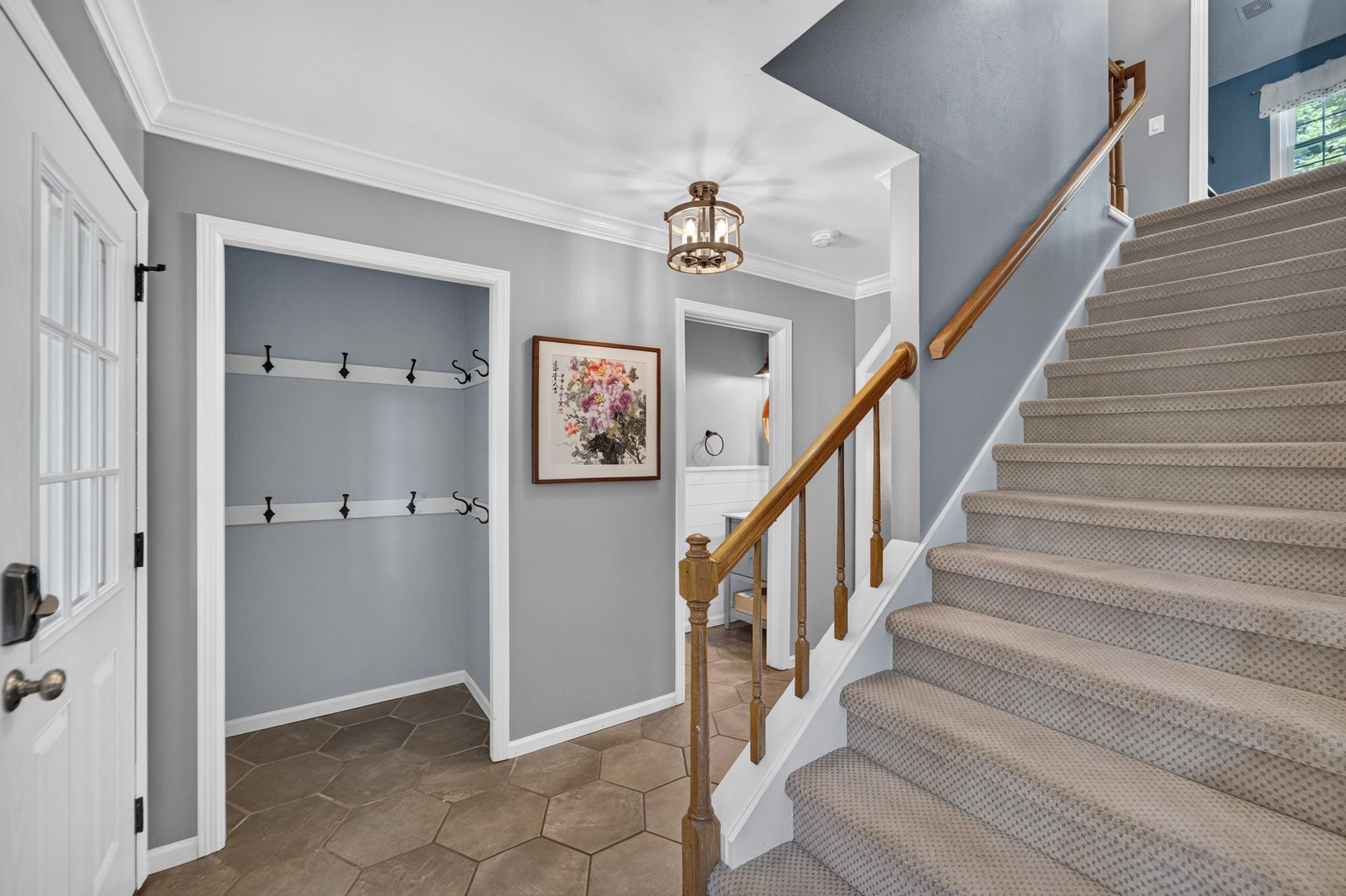 8 Darien Circle