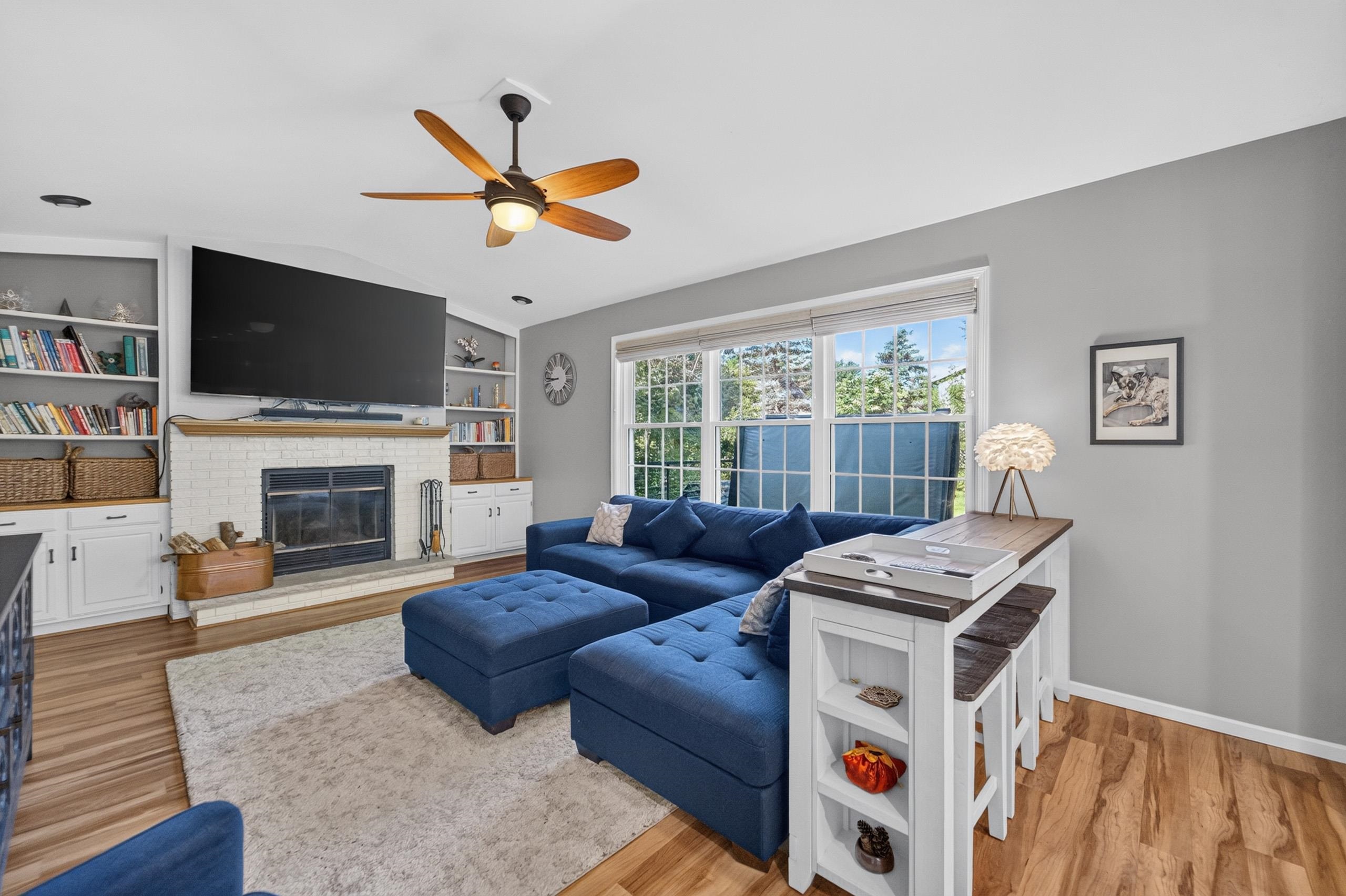 8 Darien Circle