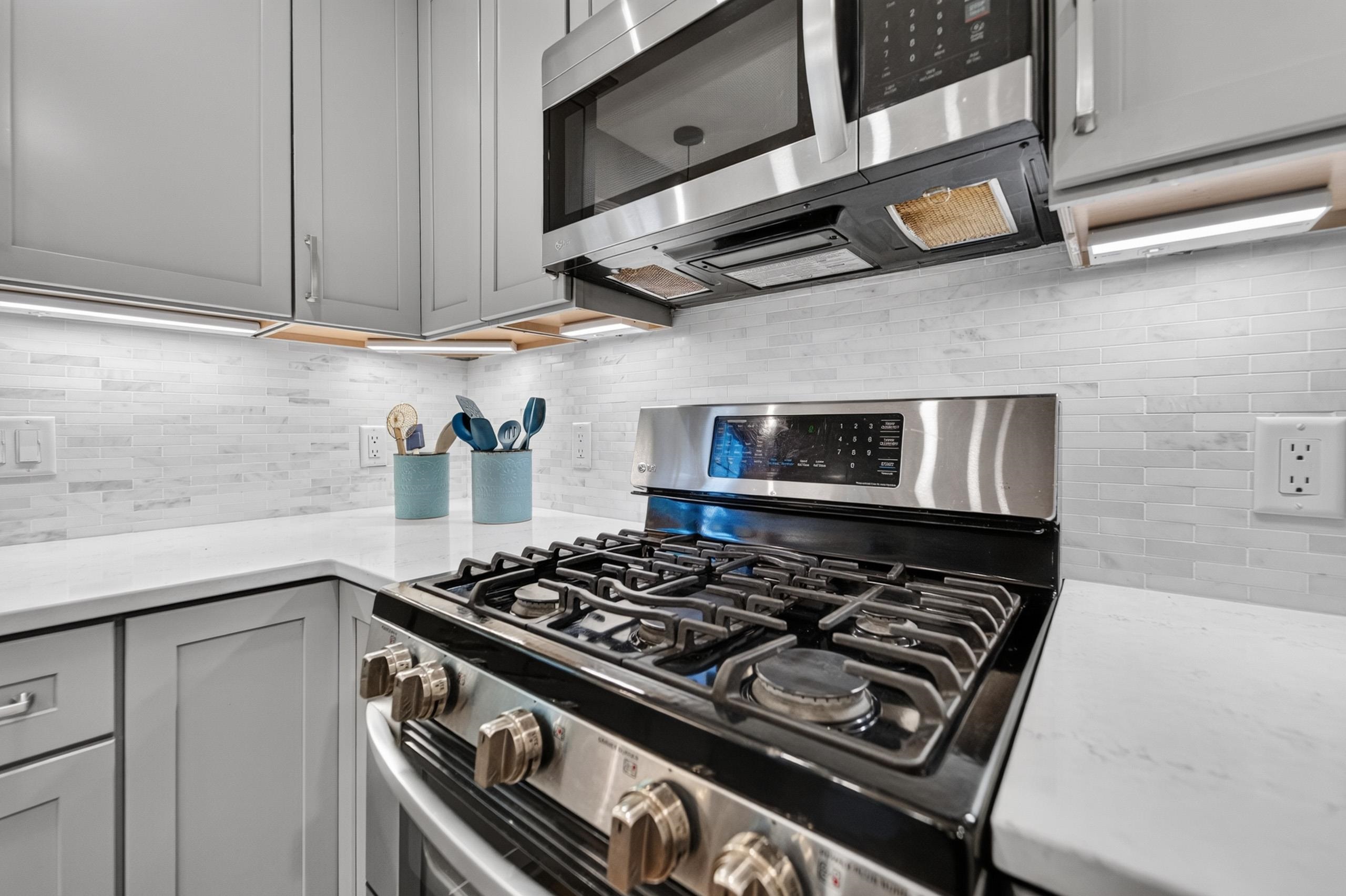 8 Darien Circle