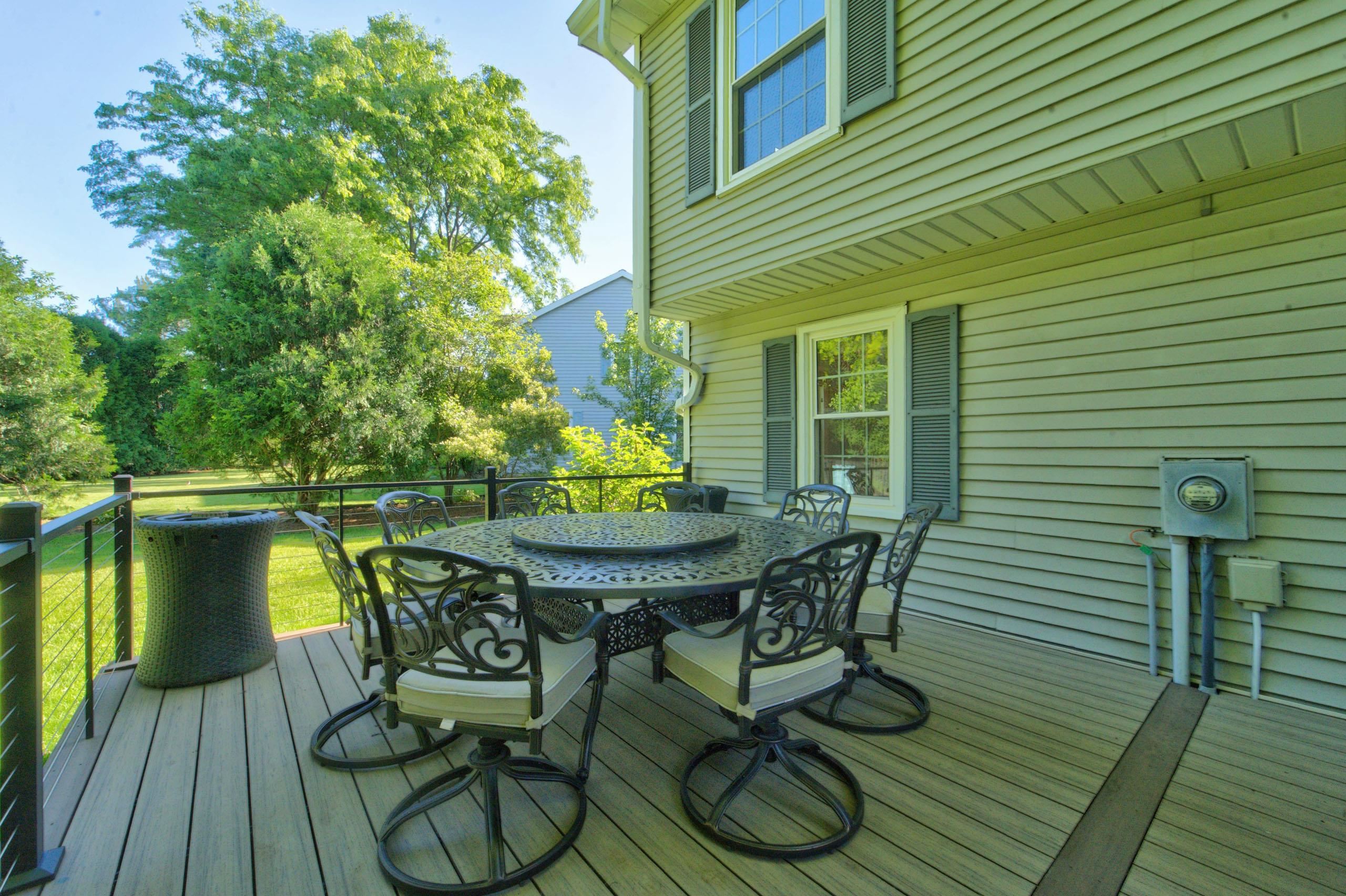 8 Darien Circle