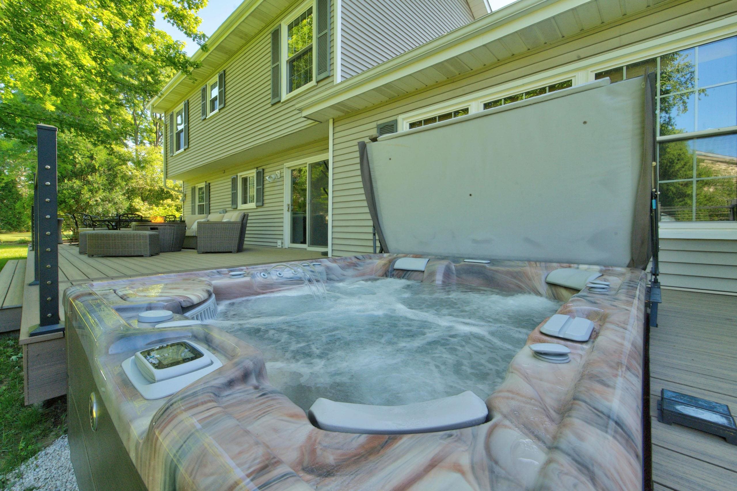 8 Darien Circle