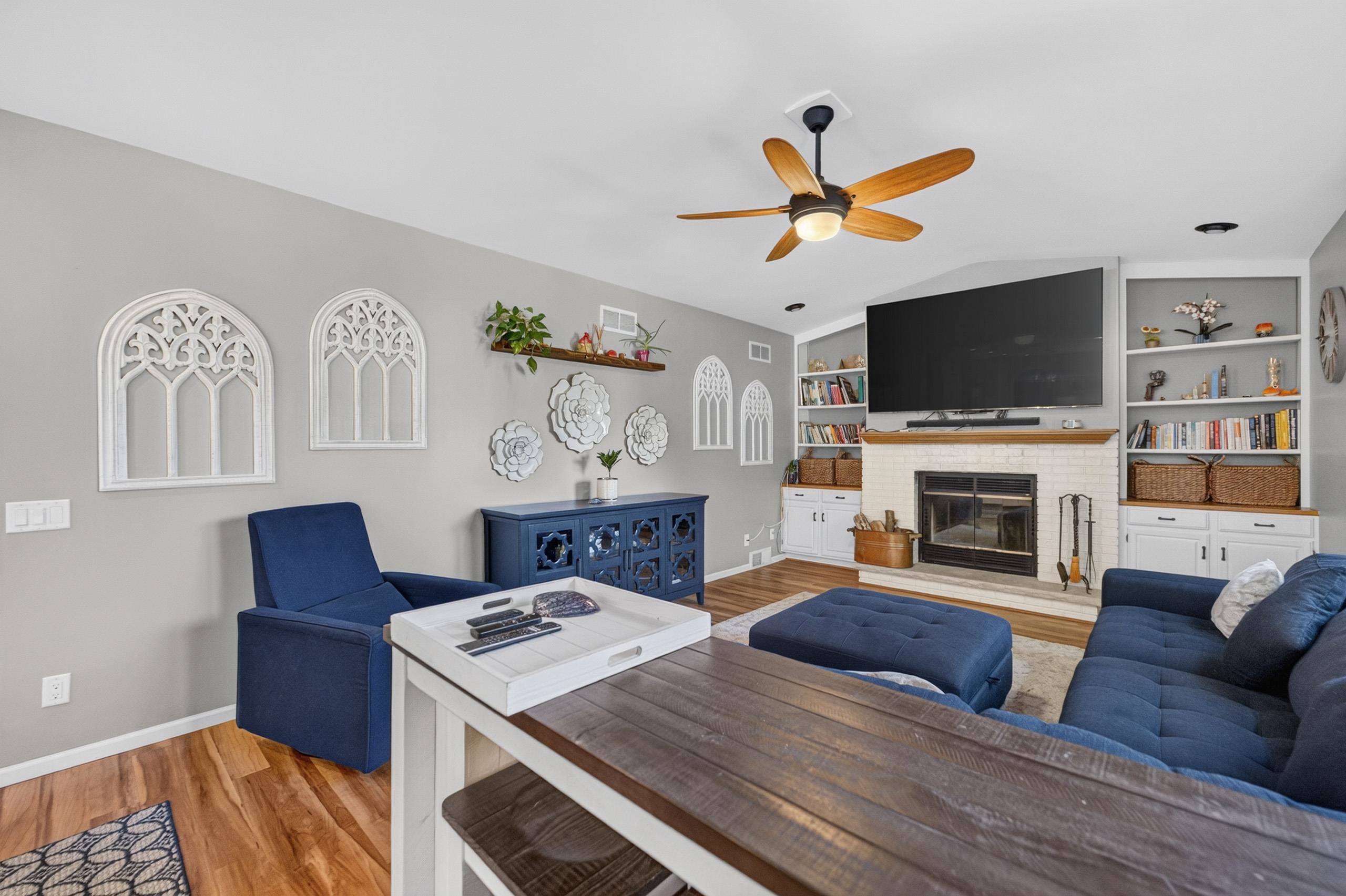 8 Darien Circle