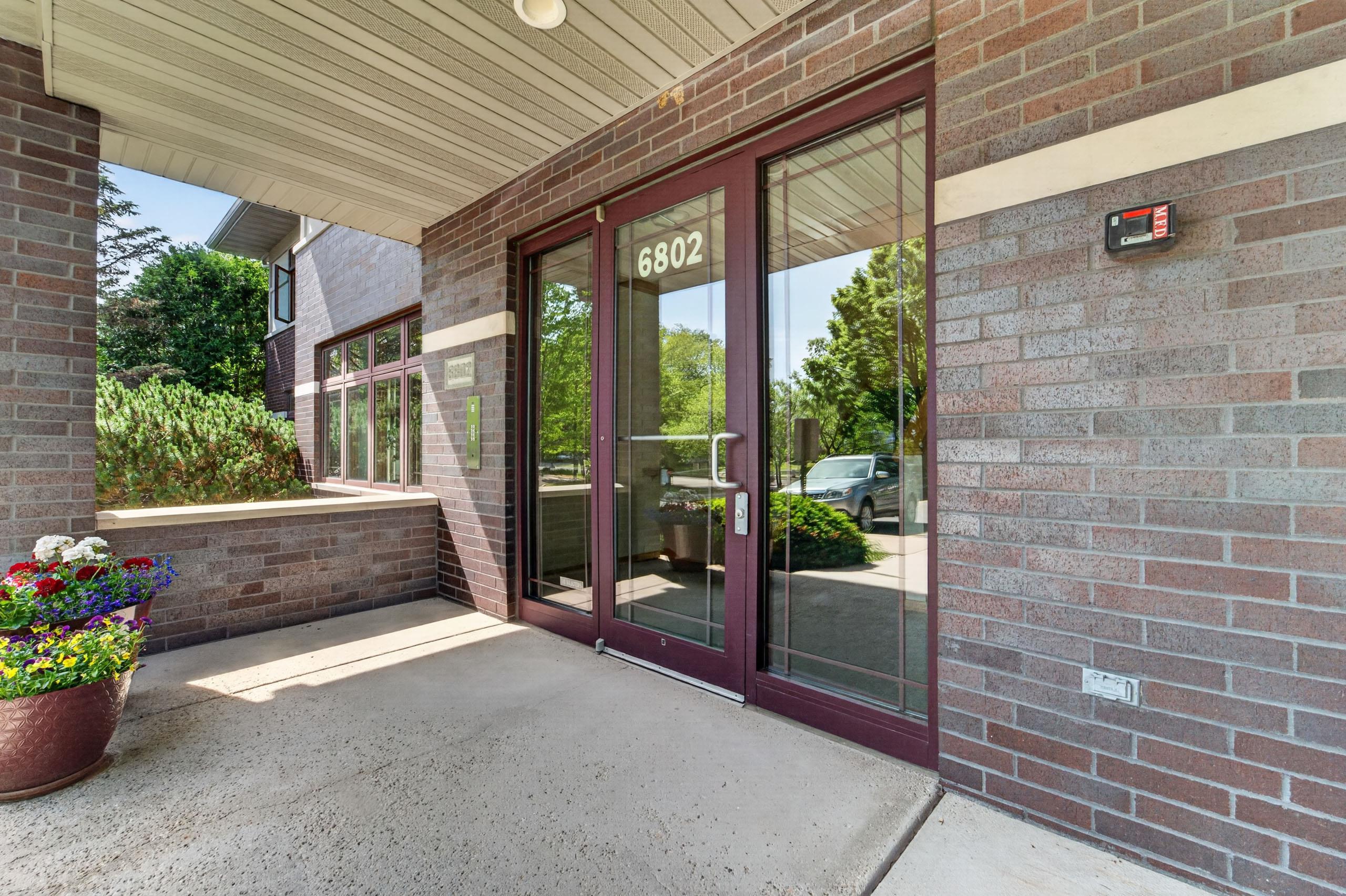 6802 Raymond Road 205