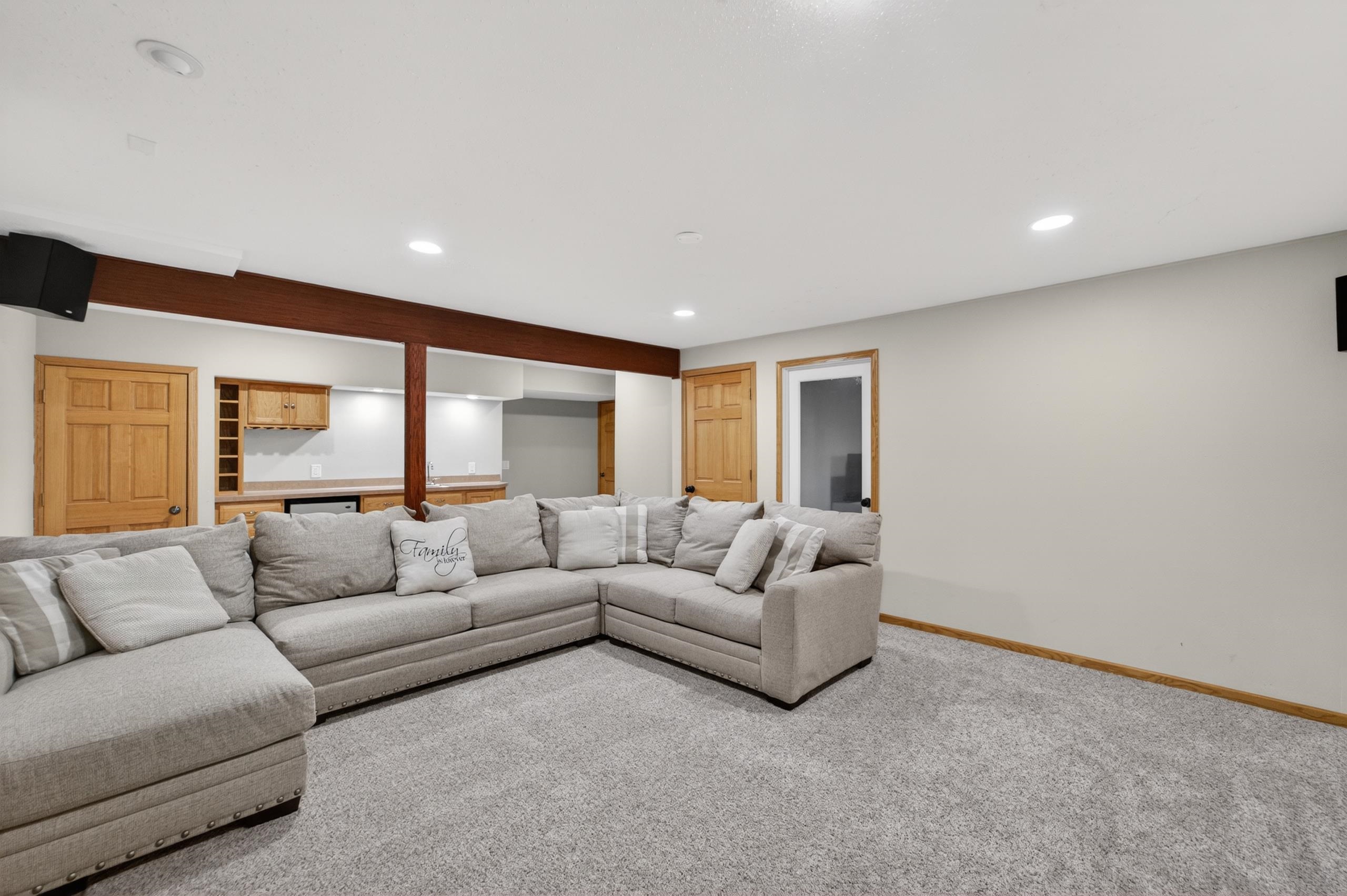 405 Meadow View Lane