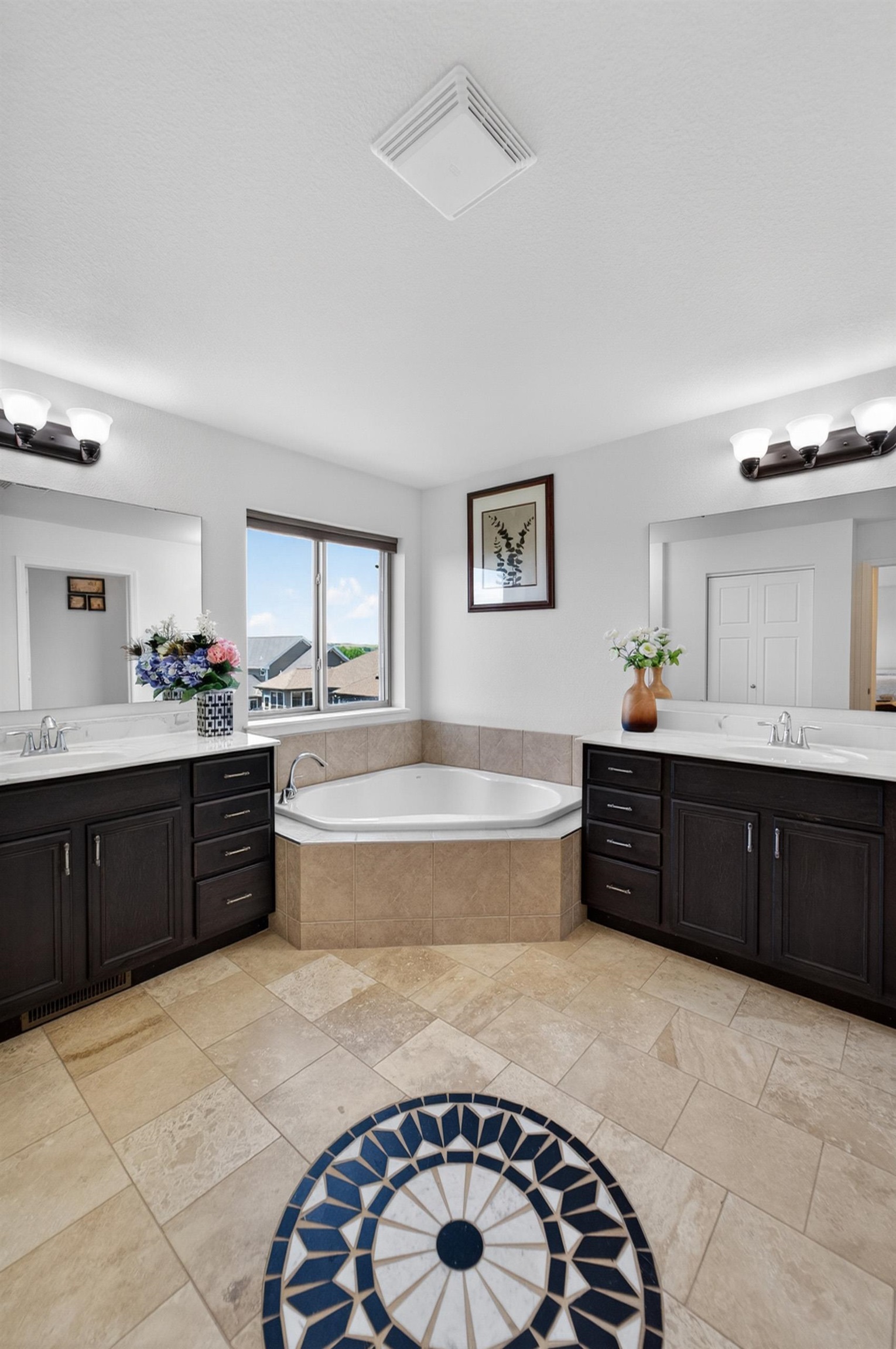 5023 Congressional Hill