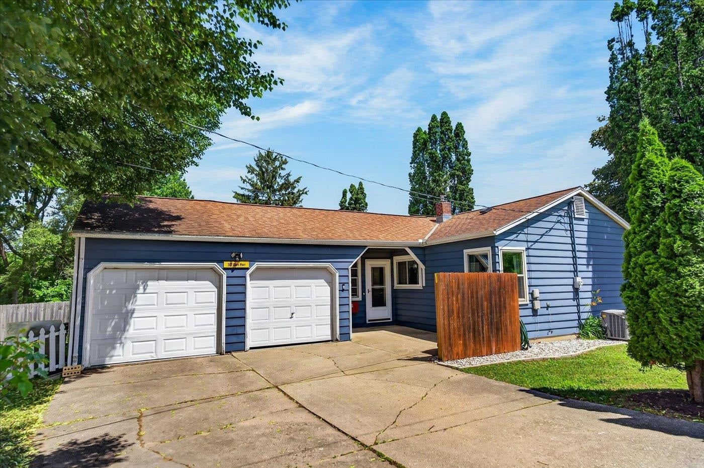 302 Glen Hwy
