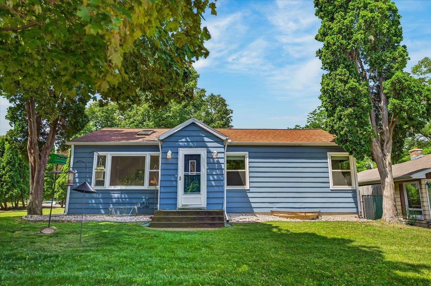 302 Glen Hwy
