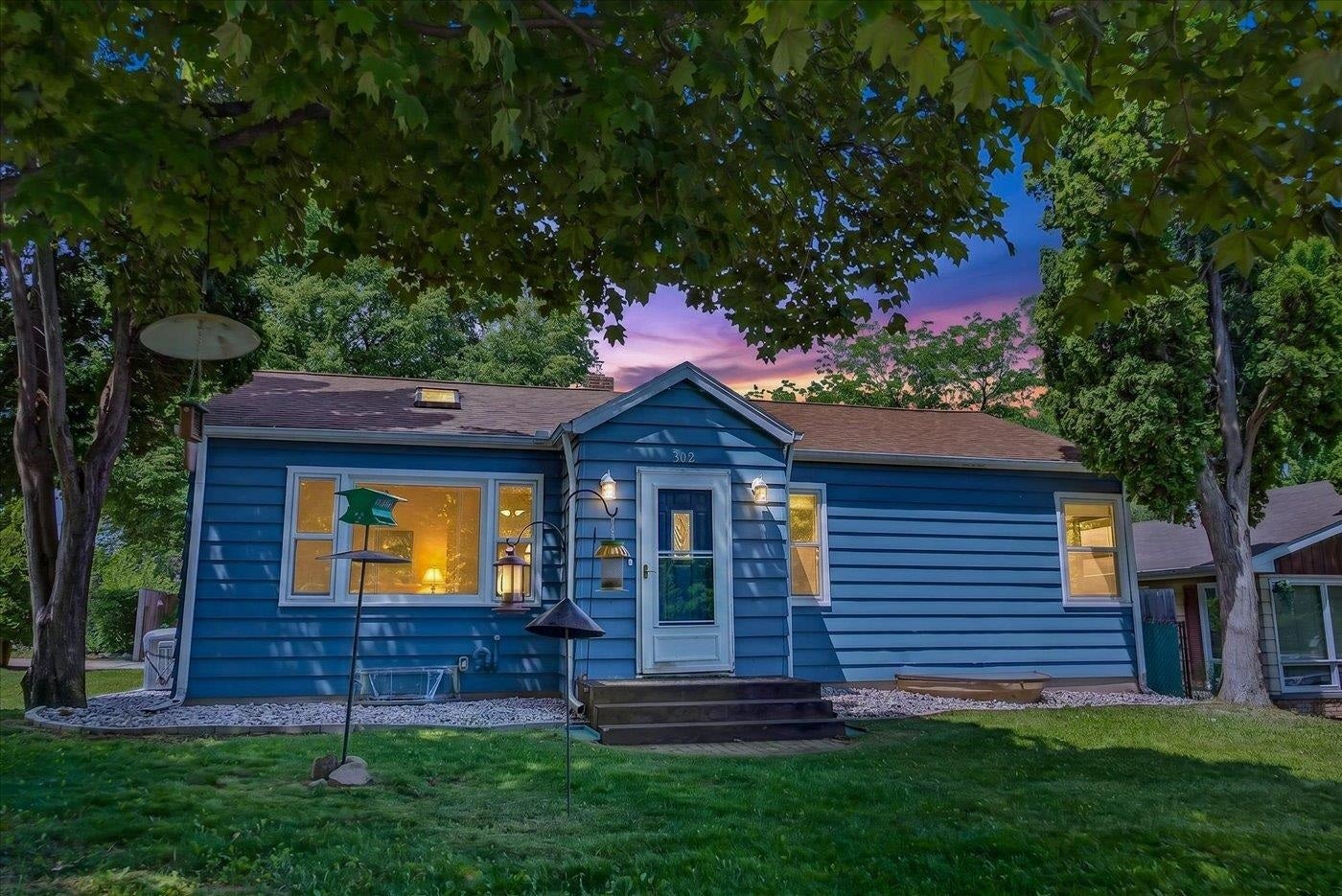 302 Glen Hwy