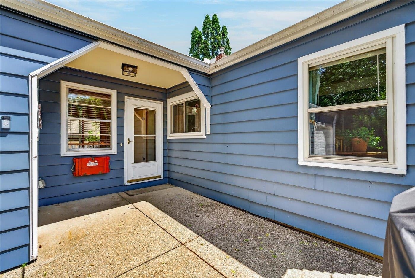 302 Glen Hwy