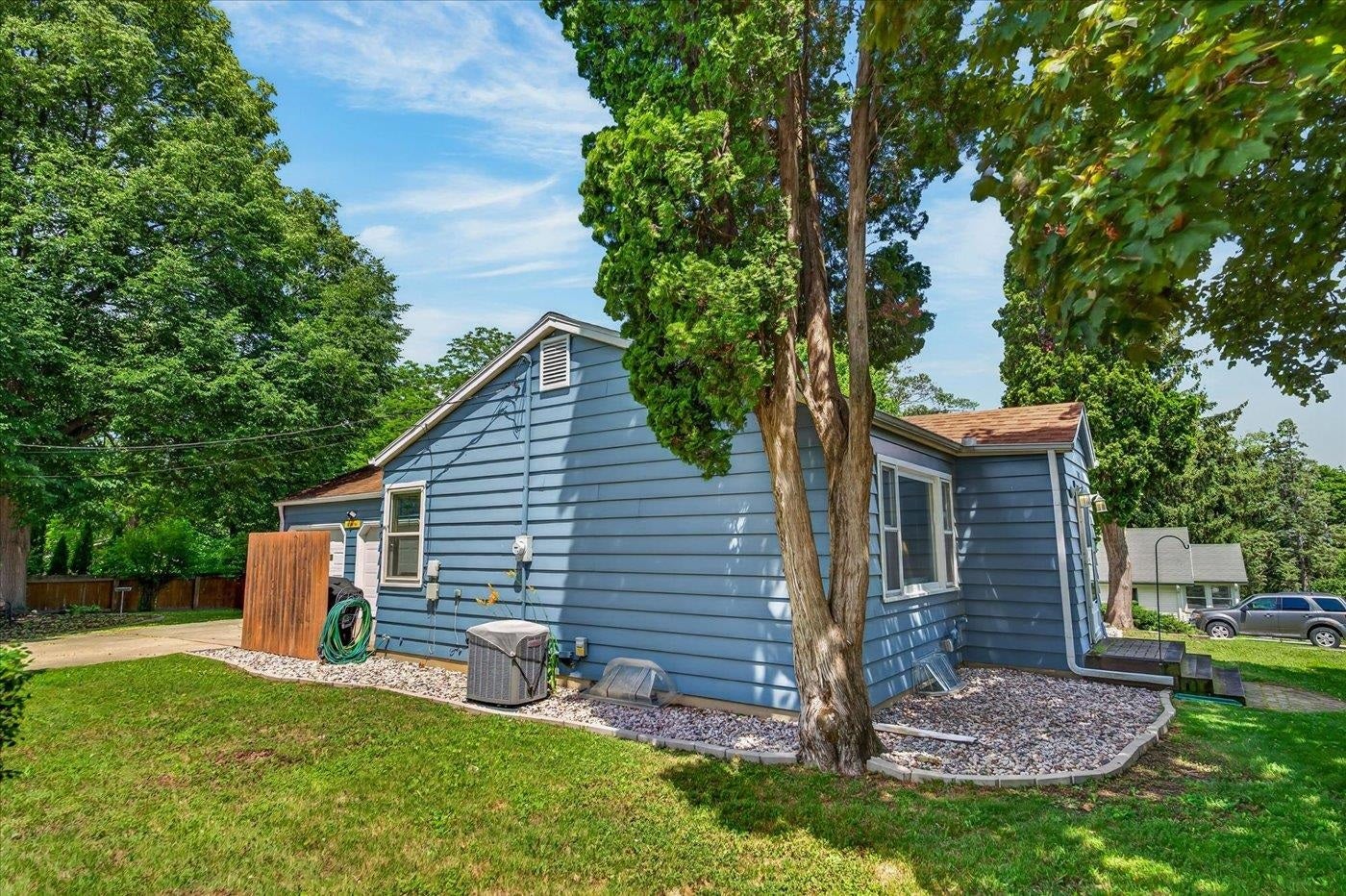 302 Glen Hwy