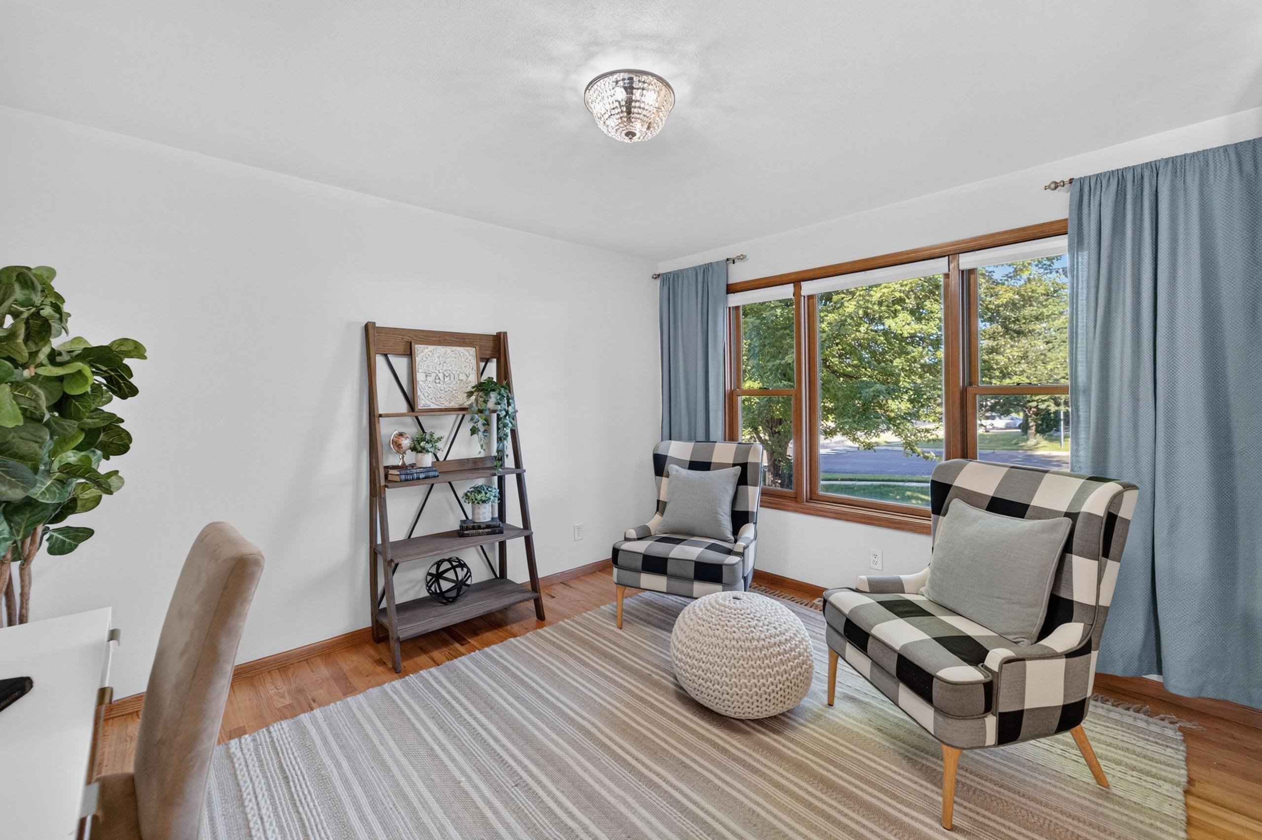 211 N Heatherstone Drive