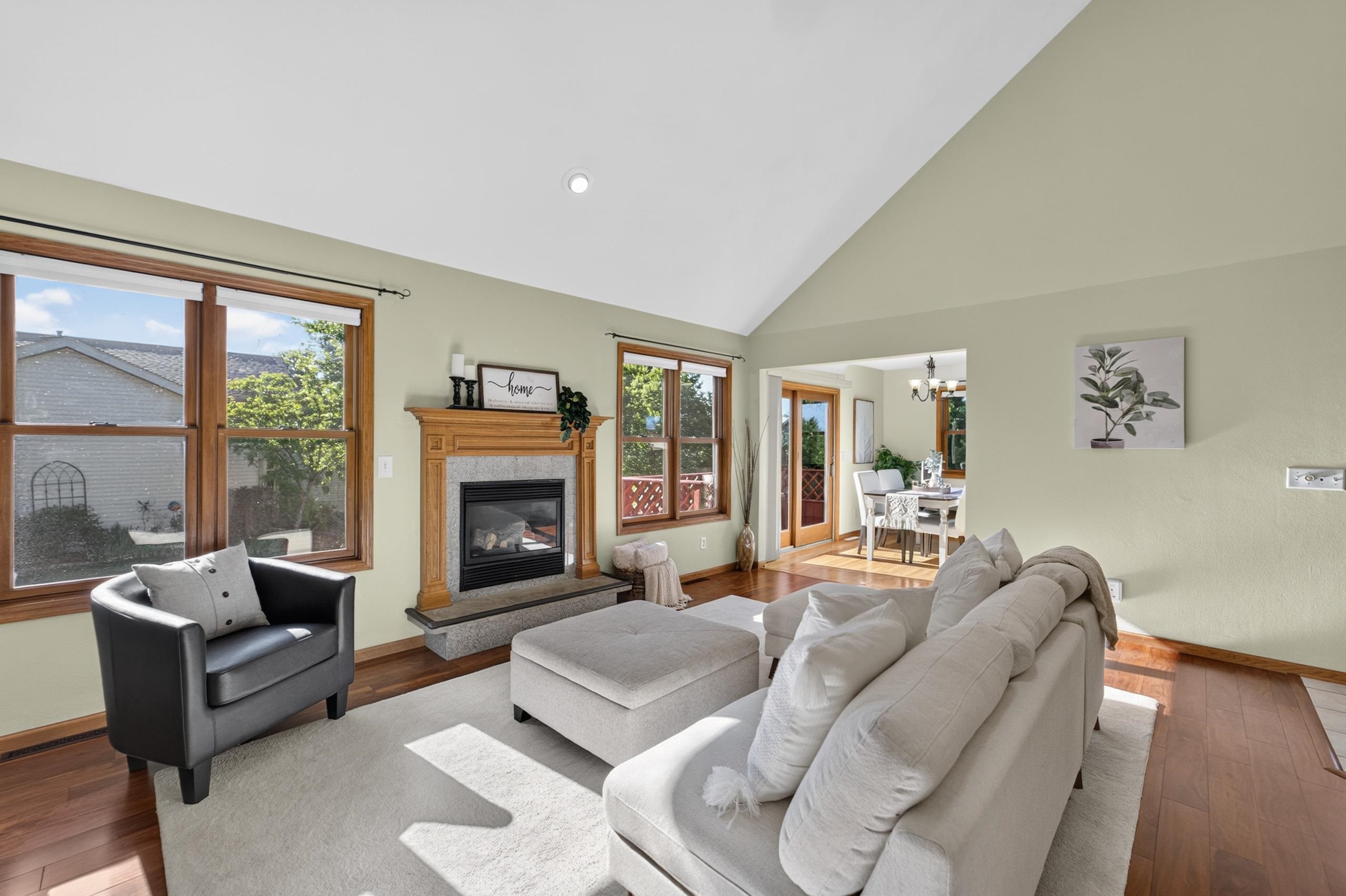 211 N Heatherstone Drive