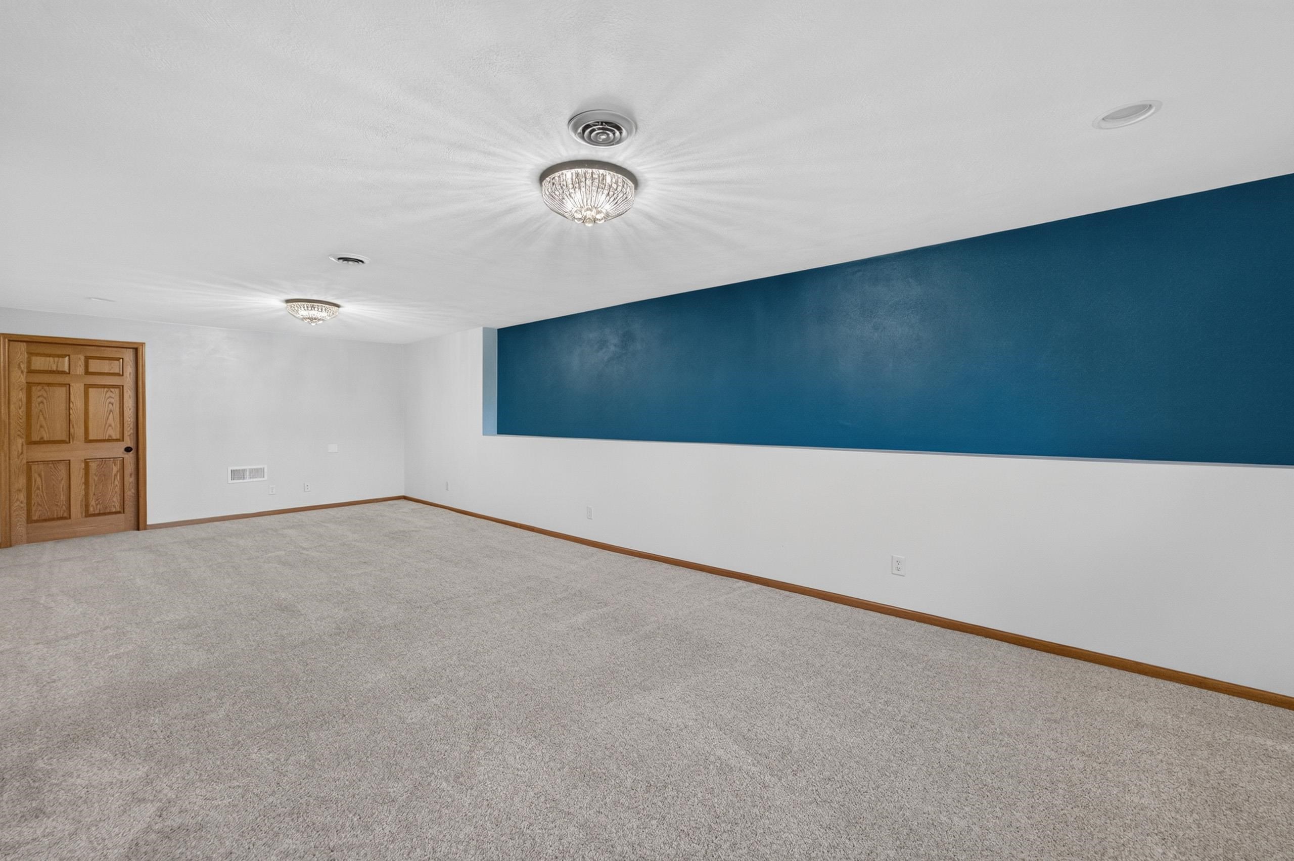 211 N Heatherstone Drive