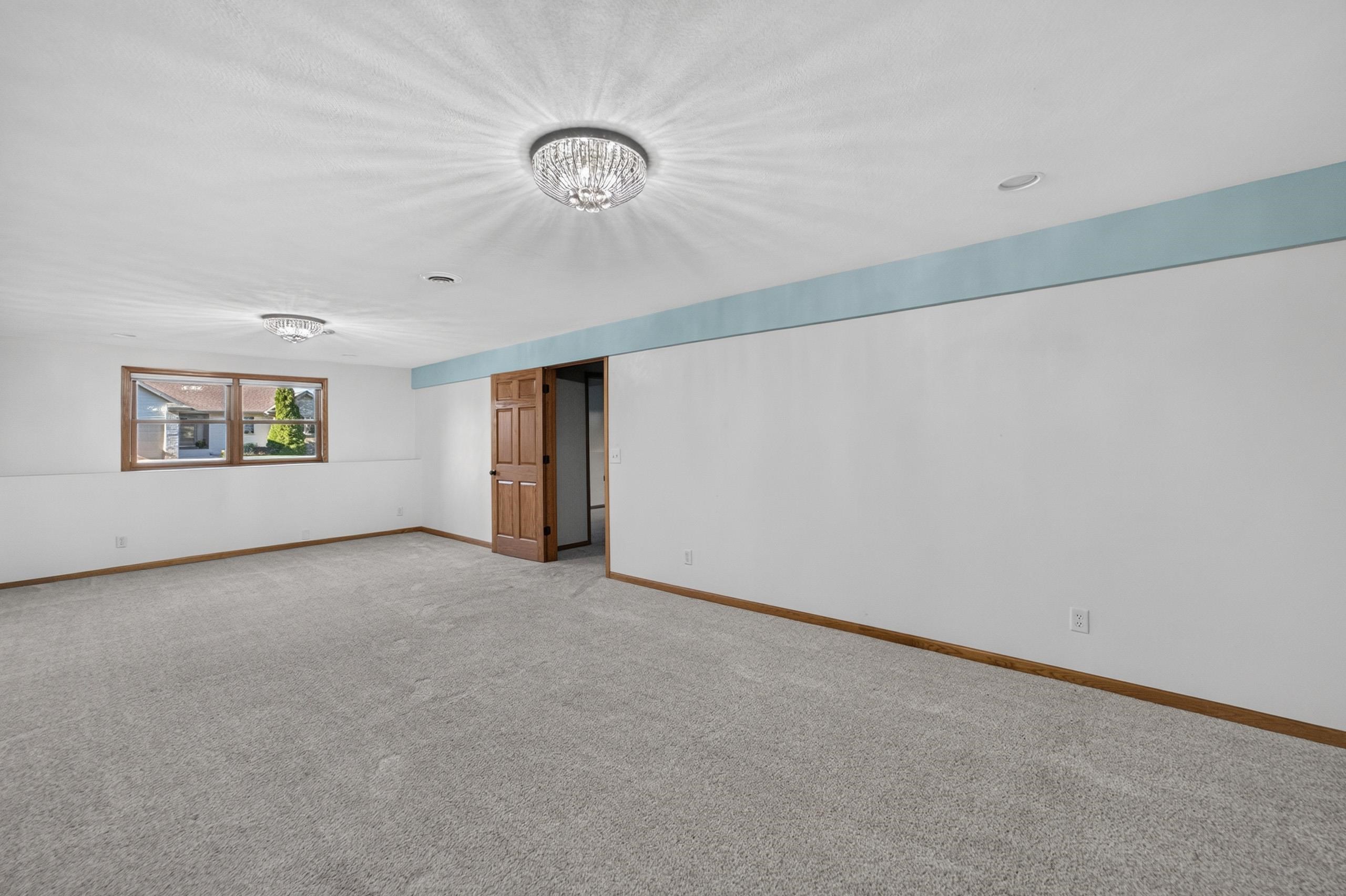 211 N Heatherstone Drive