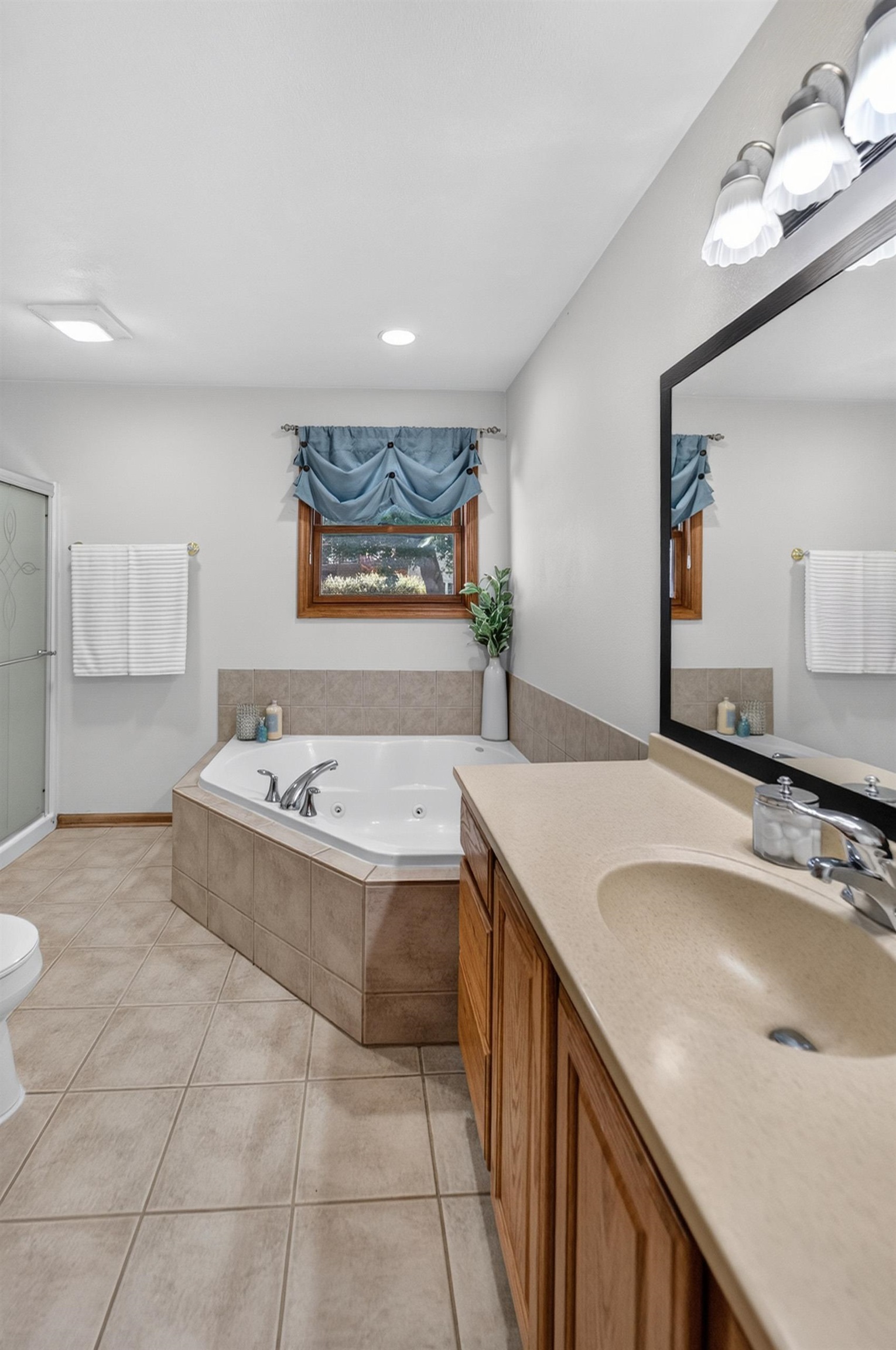 211 N Heatherstone Drive