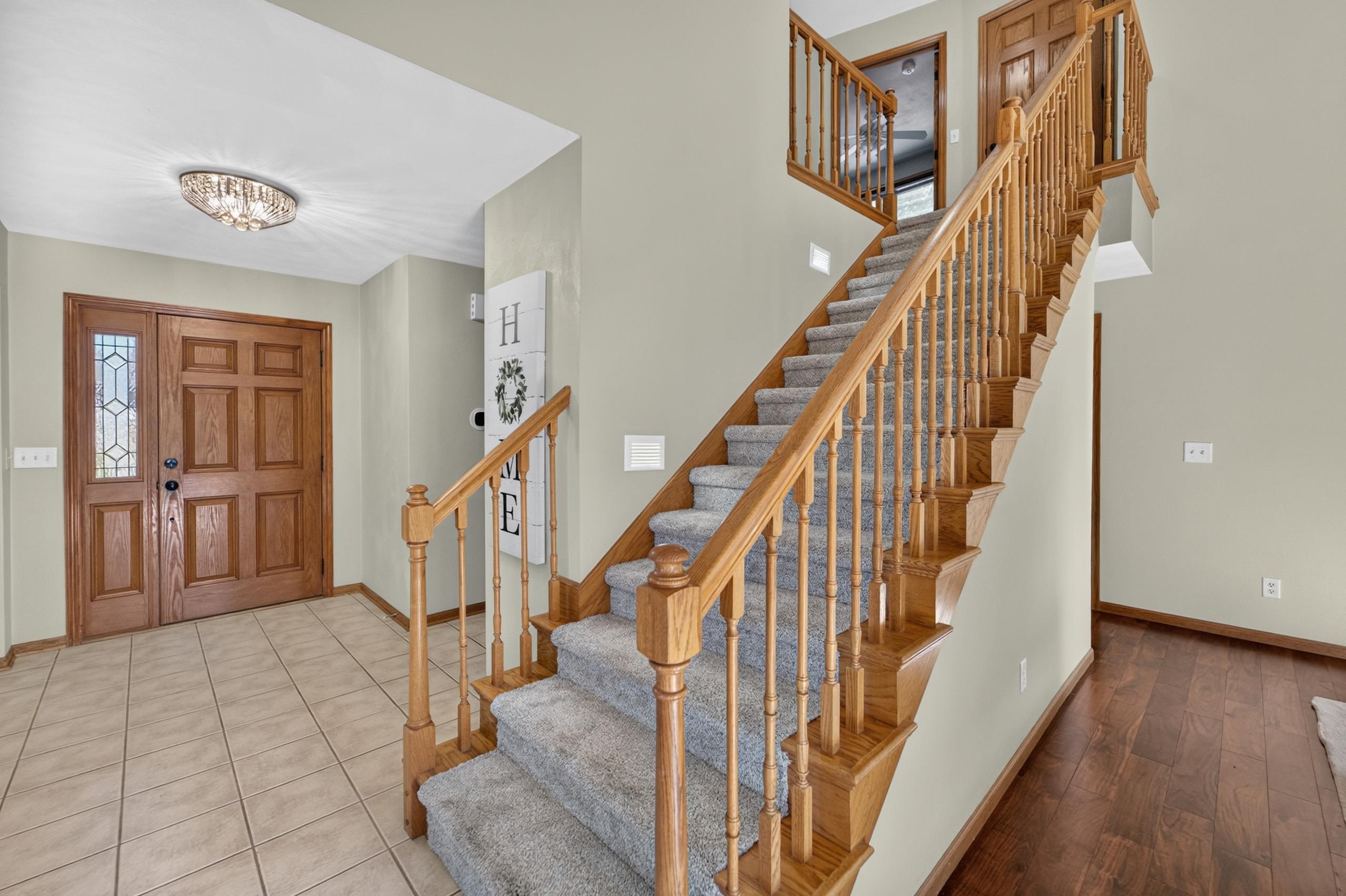 211 N Heatherstone Drive