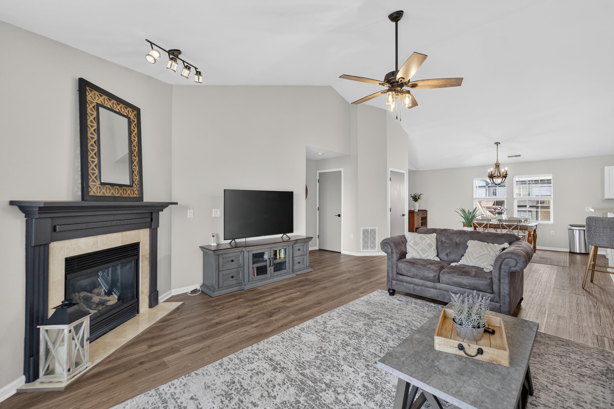 3130 Dorchester Way 5
