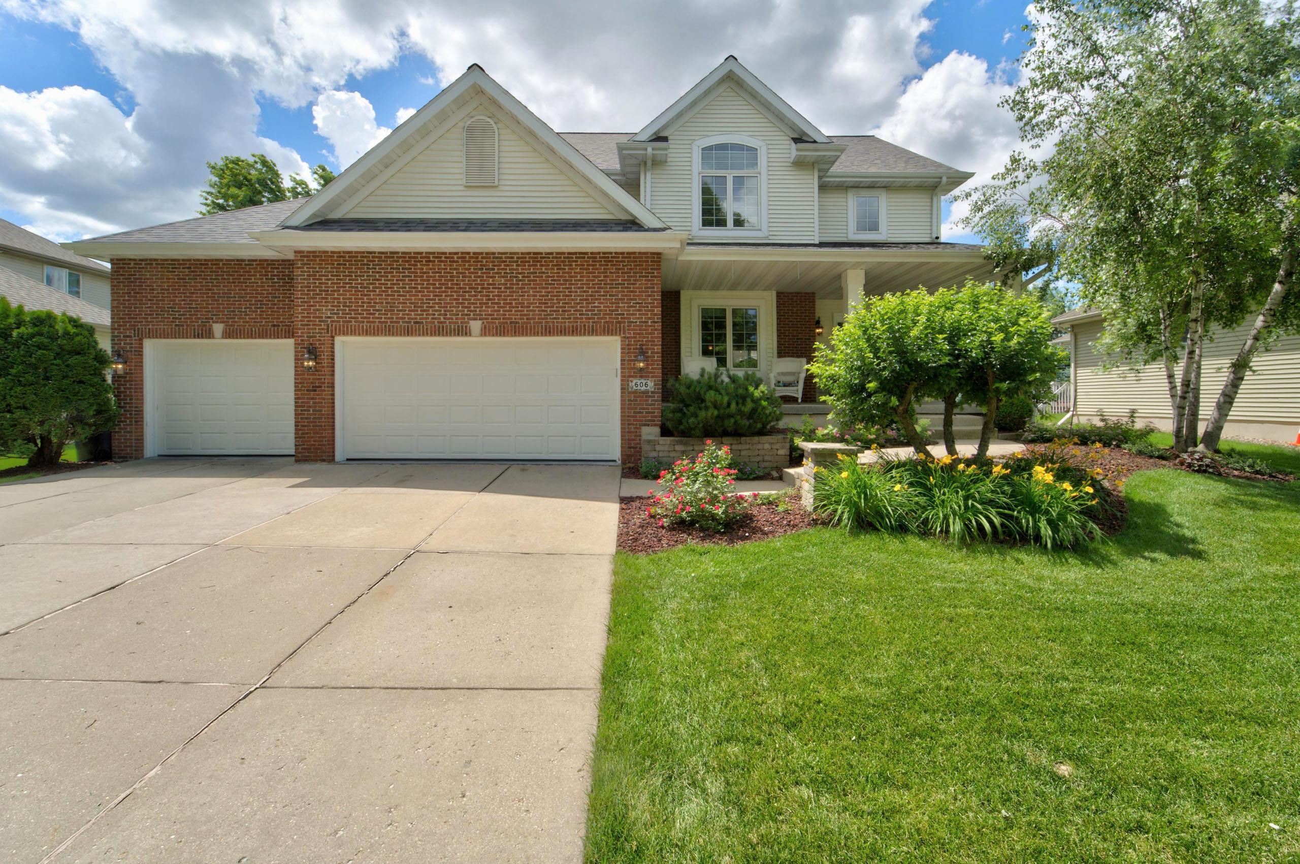 606 Pleasant Valley Parkway