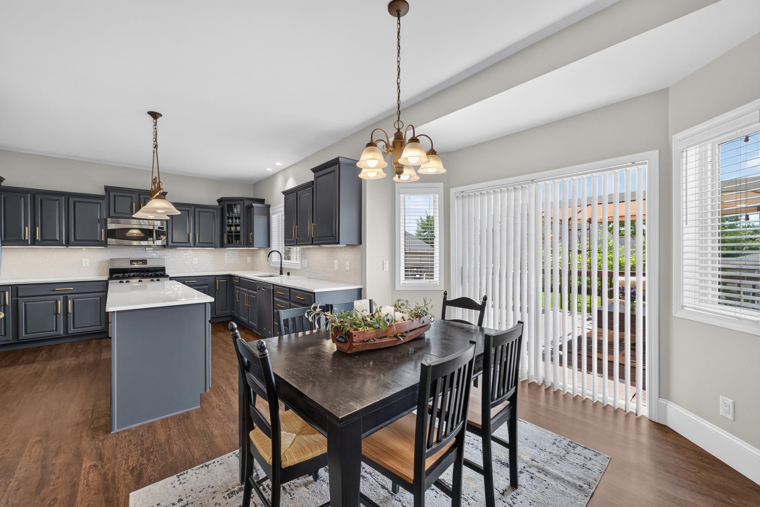 606 Pleasant Valley Parkway