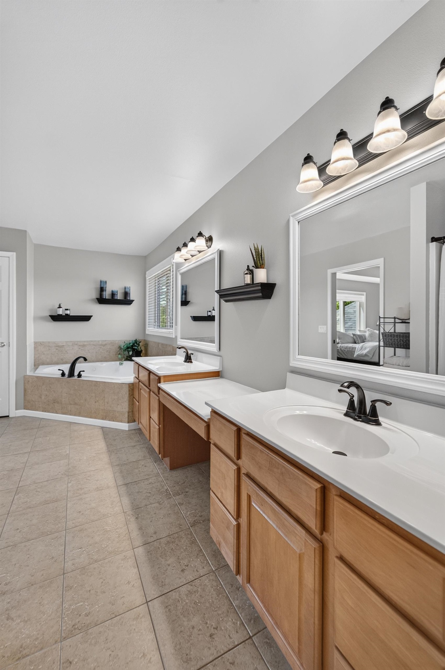 606 Pleasant Valley Parkway